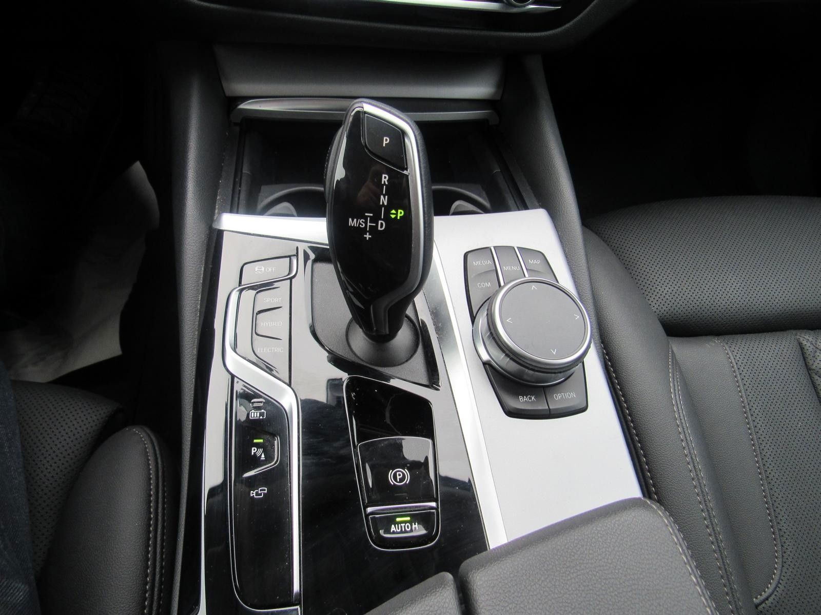 BMW 530e xDrive Limousine Laser, HUD, ACC, DAB, Hifi