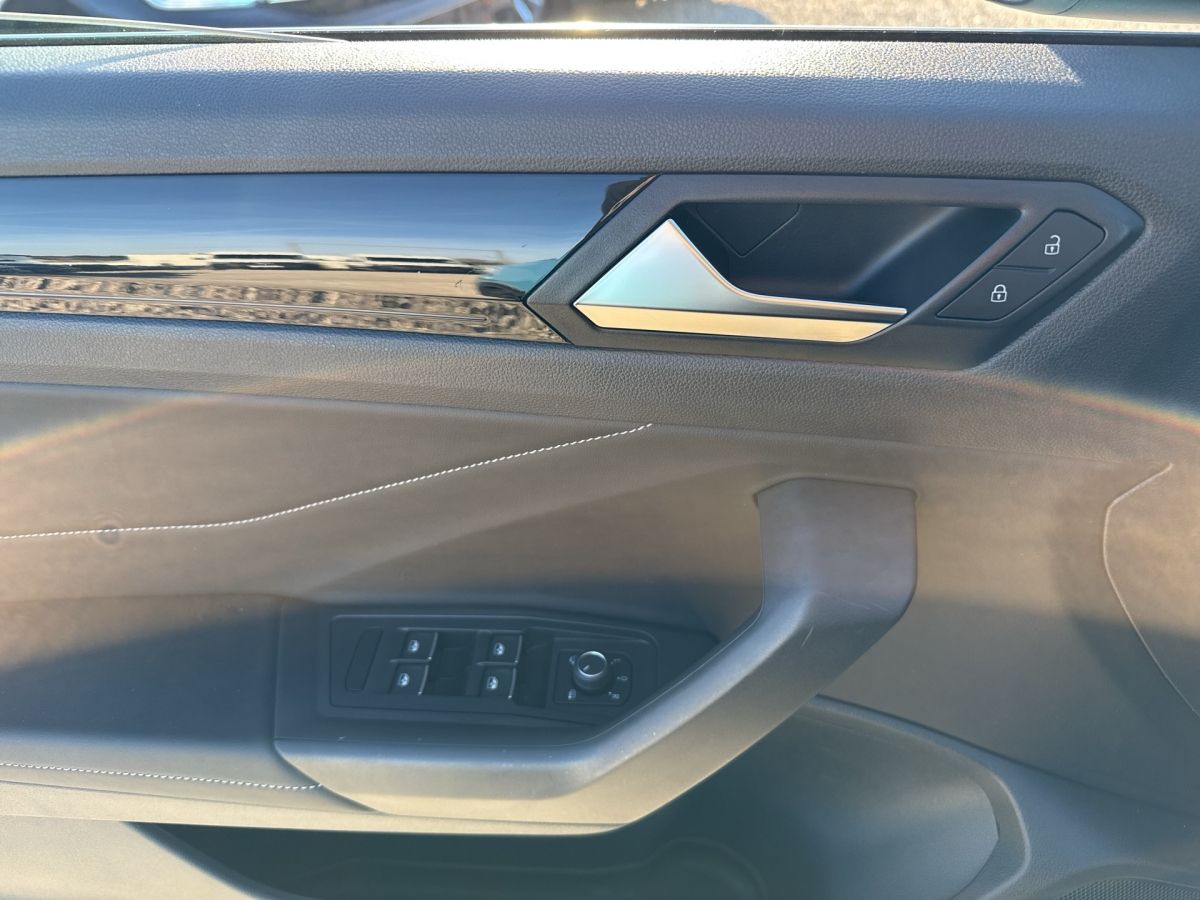 Volkswagen T-Roc Cabrio R-Line - Samsaru's Car Outlet