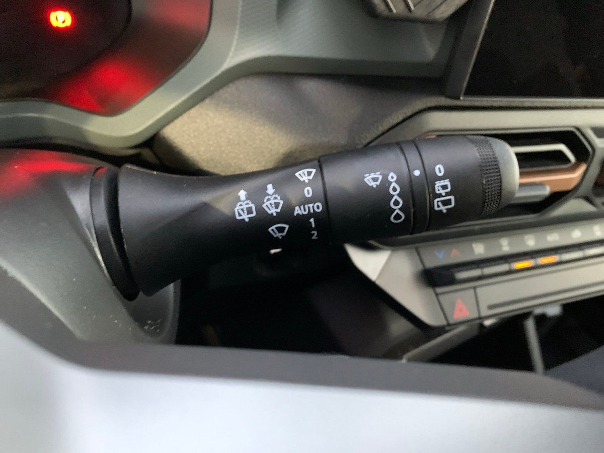 Dacia Duster EXTREME HYBRID 140 - Samsaru's Car Outlet