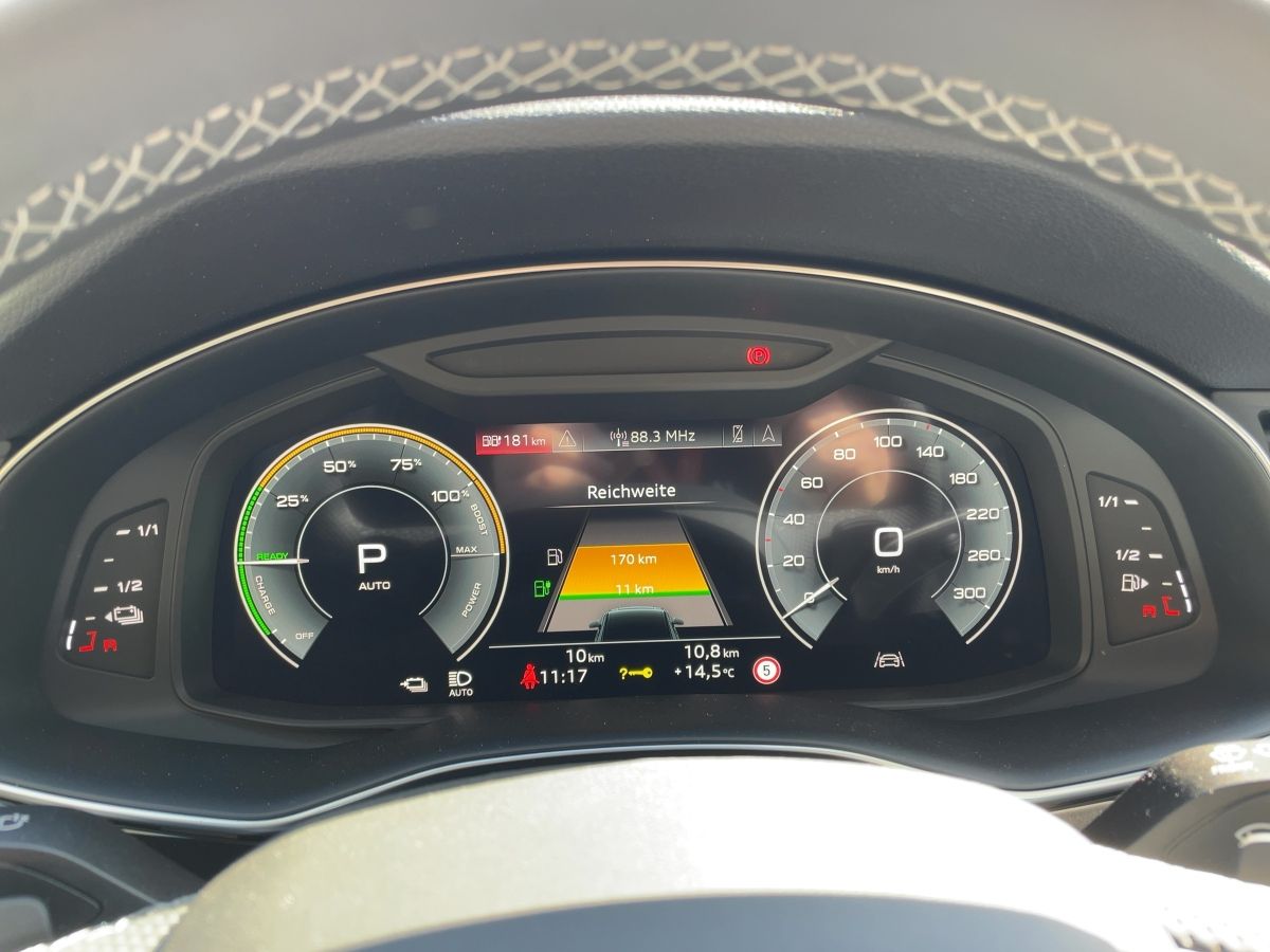 Audi Q7 SUV Sline 55 TFSIe AHK PANO B&O OLED