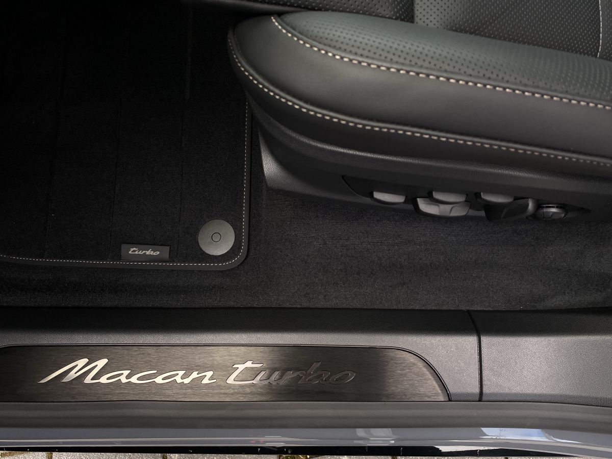 Porsche Macan Turbo |HA-Lenkung |AHK |Pano-D.