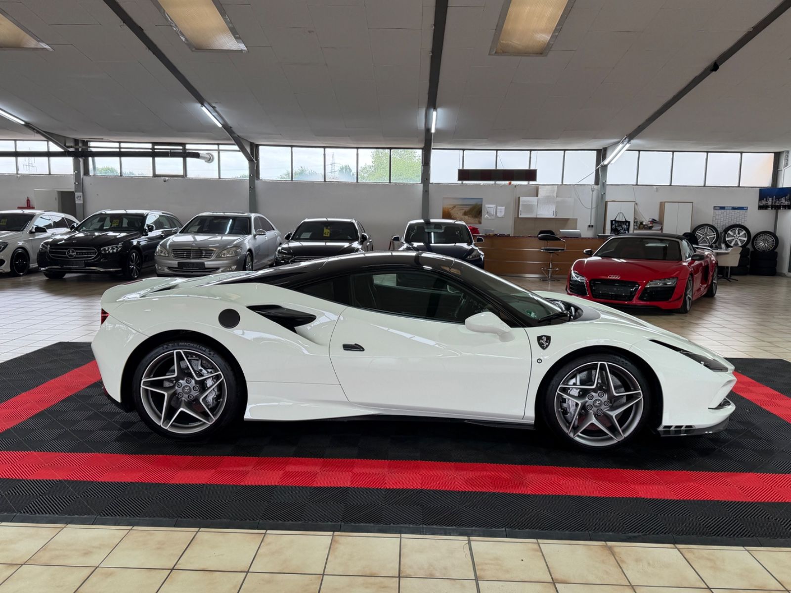 Ferrari F8 Carbon Paket/JBL/Lift