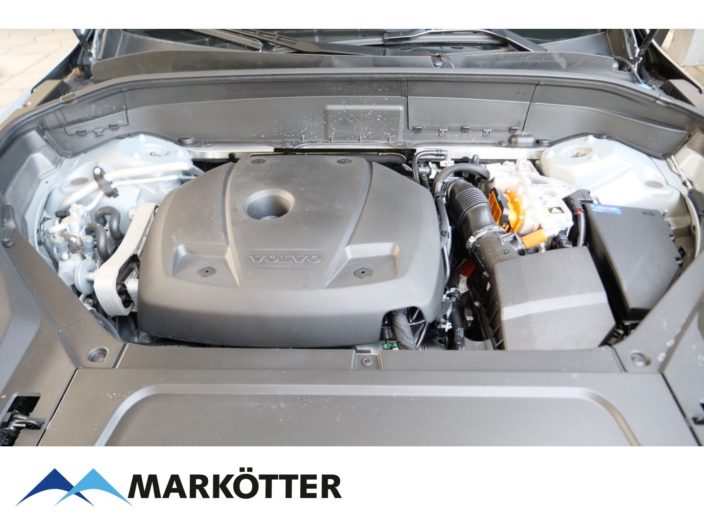 Volvo XC90 T8 AWD Ultra Bright - Samsaru's Car Outlet