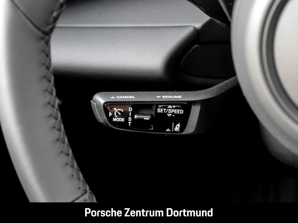 Porsche Macan - Samsaru's Car Outlet