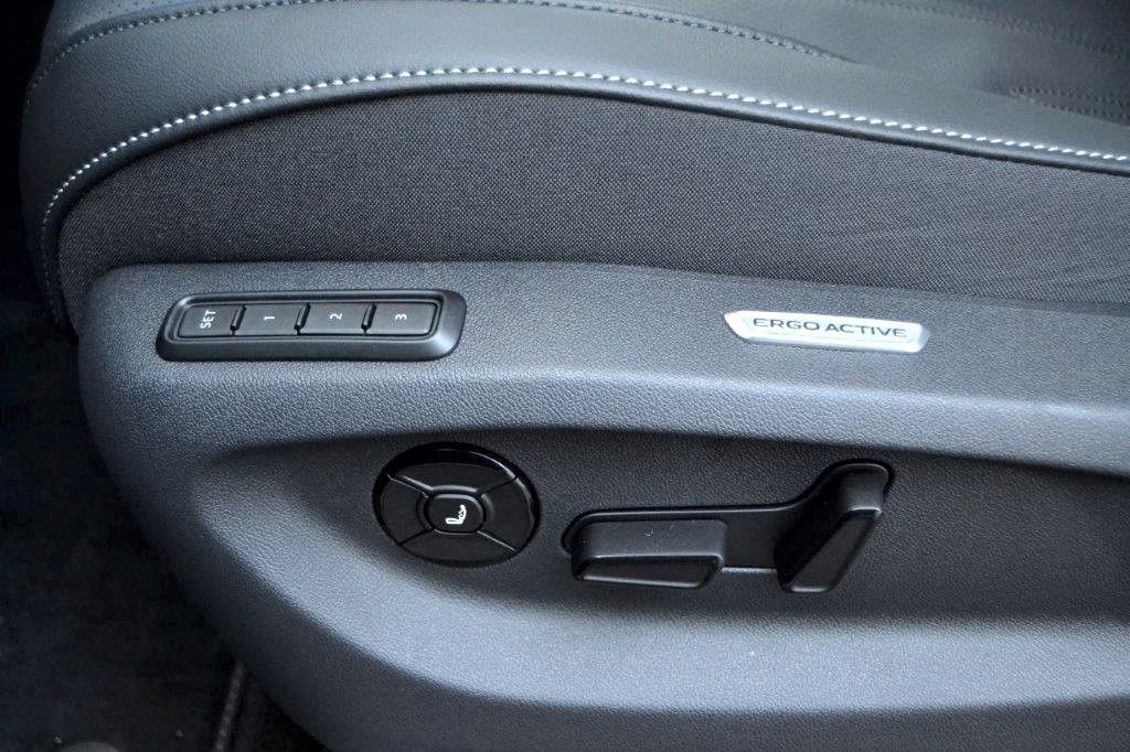 Volkswagen Tiguan 2.0 TDI 4Motion R-Line, Vollausstattung!