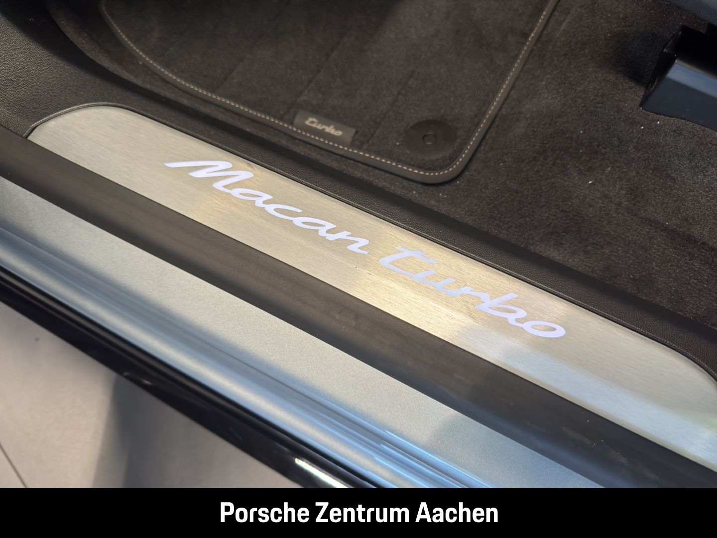Porsche Macan Turbo BOSE InnoDrive Panorama LED-Matrix