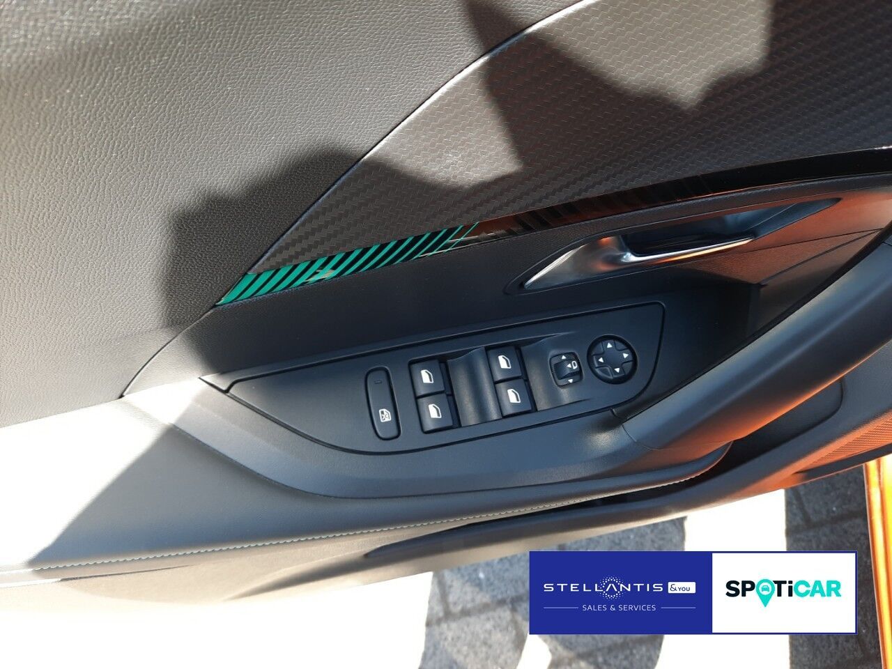 Peugeot 2008 Allure 136 Elektro - Samsaru's Car Outlet