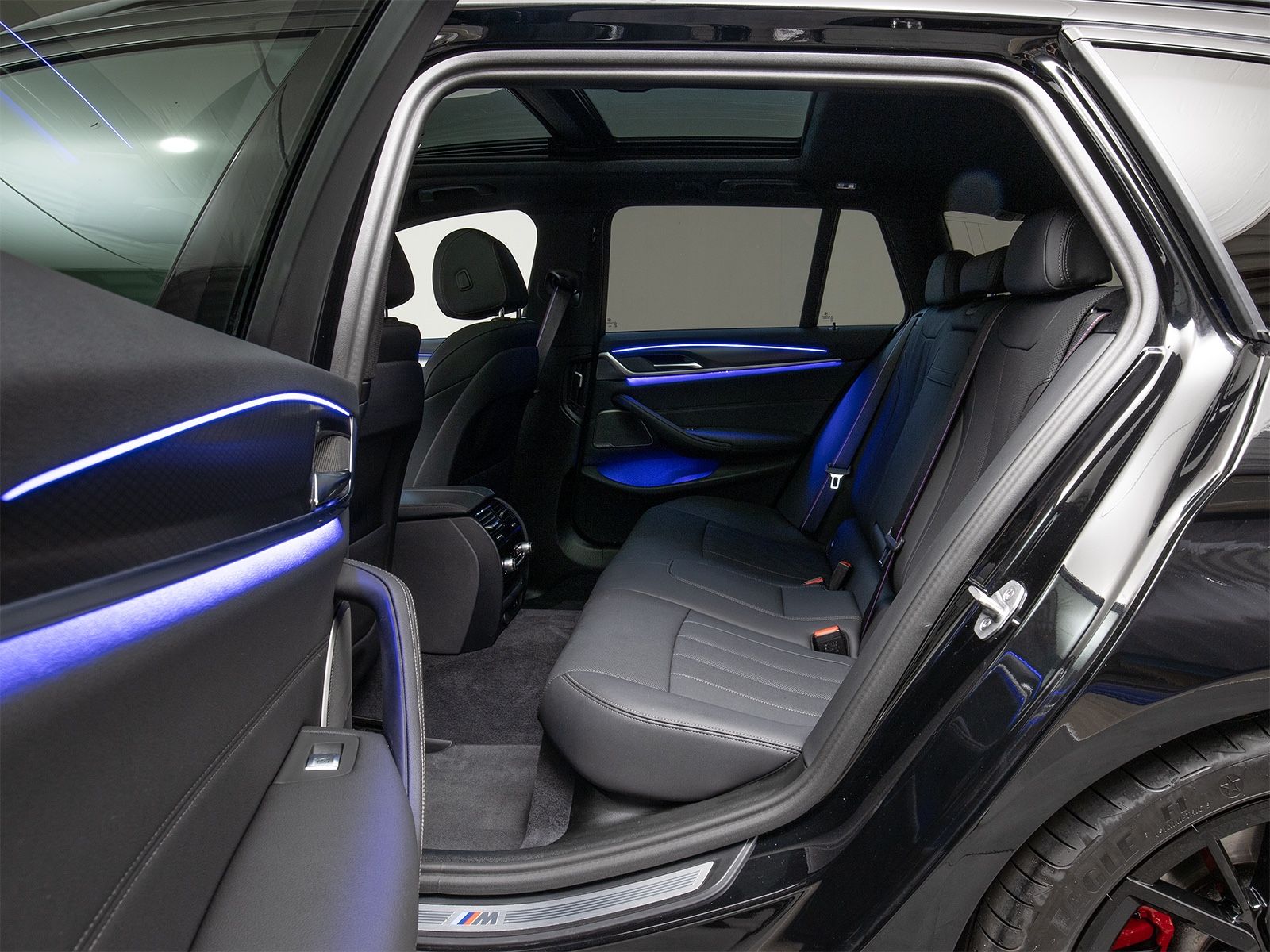 BMW 530d Touring M-Sport 360°StandH.HuD Laser H&K...