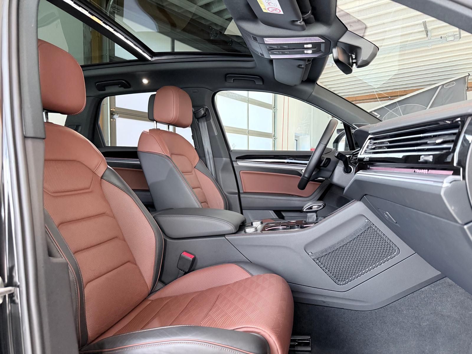 Volkswagen Touareg R-Line-Pano/ACC/AHK/360/Dynaudio/Massage
