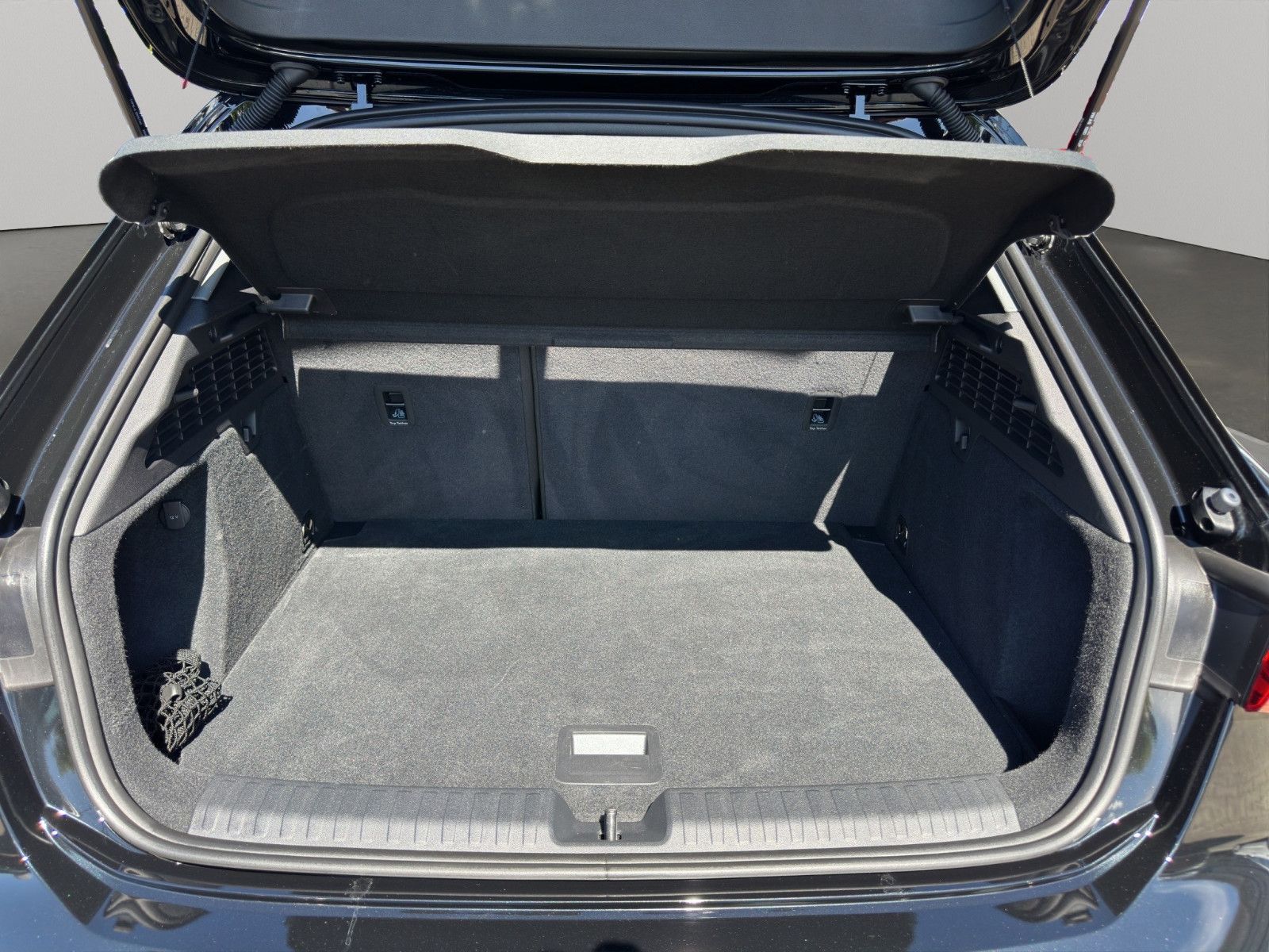 Audi A3 Sportback 40 TFSI e Str. - Samsaru's Car Outlet
