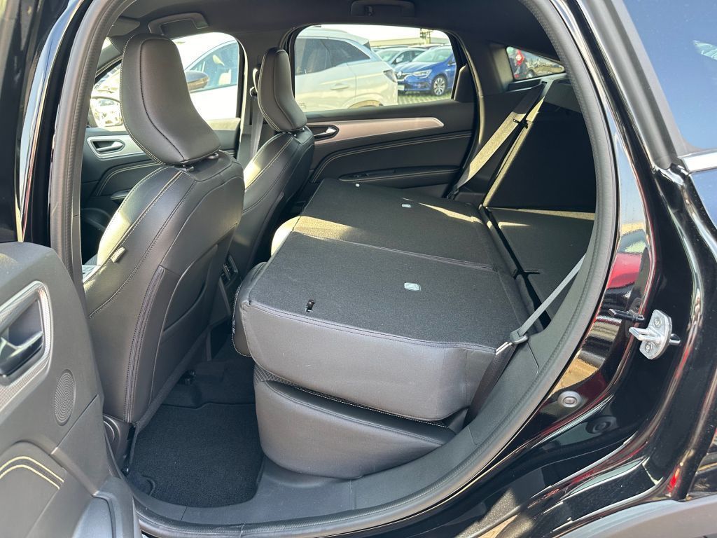 Renault Arkana TECHNO E-Tech Full Hybrid 145 - Samsaru's Car Outlet