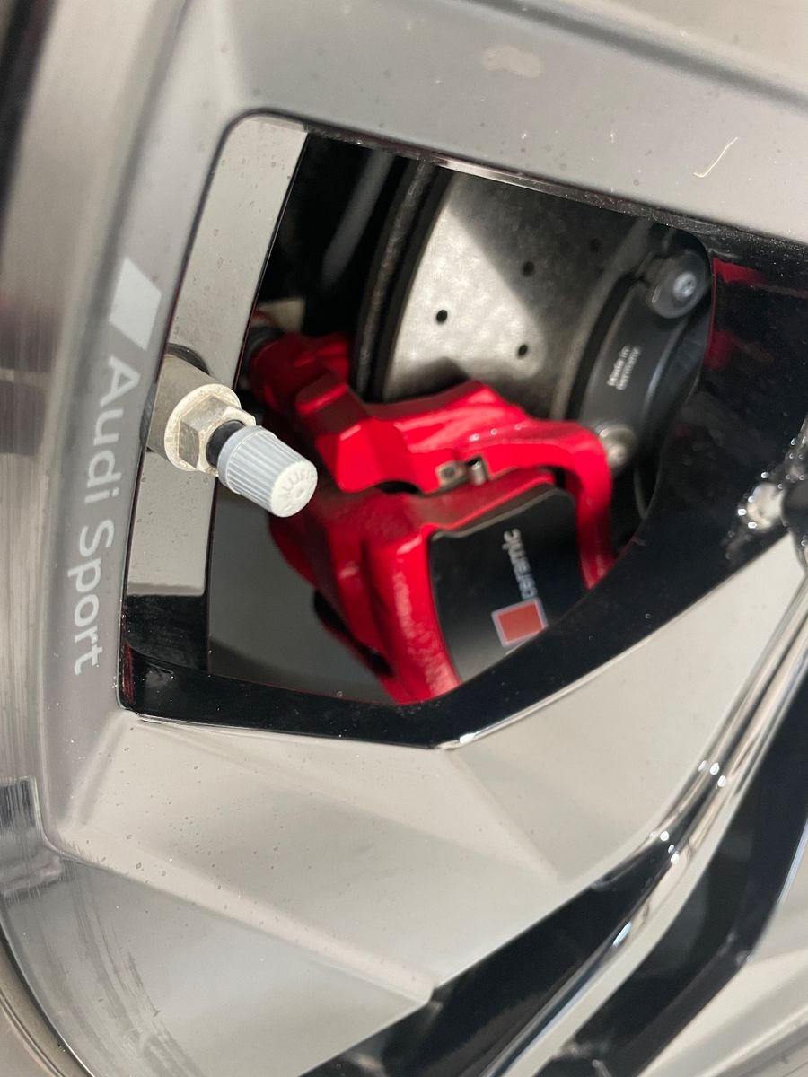Audi RSQ8/Keramik/Carbon/Pano/RS-Dynm-Pkt/APR-720PS