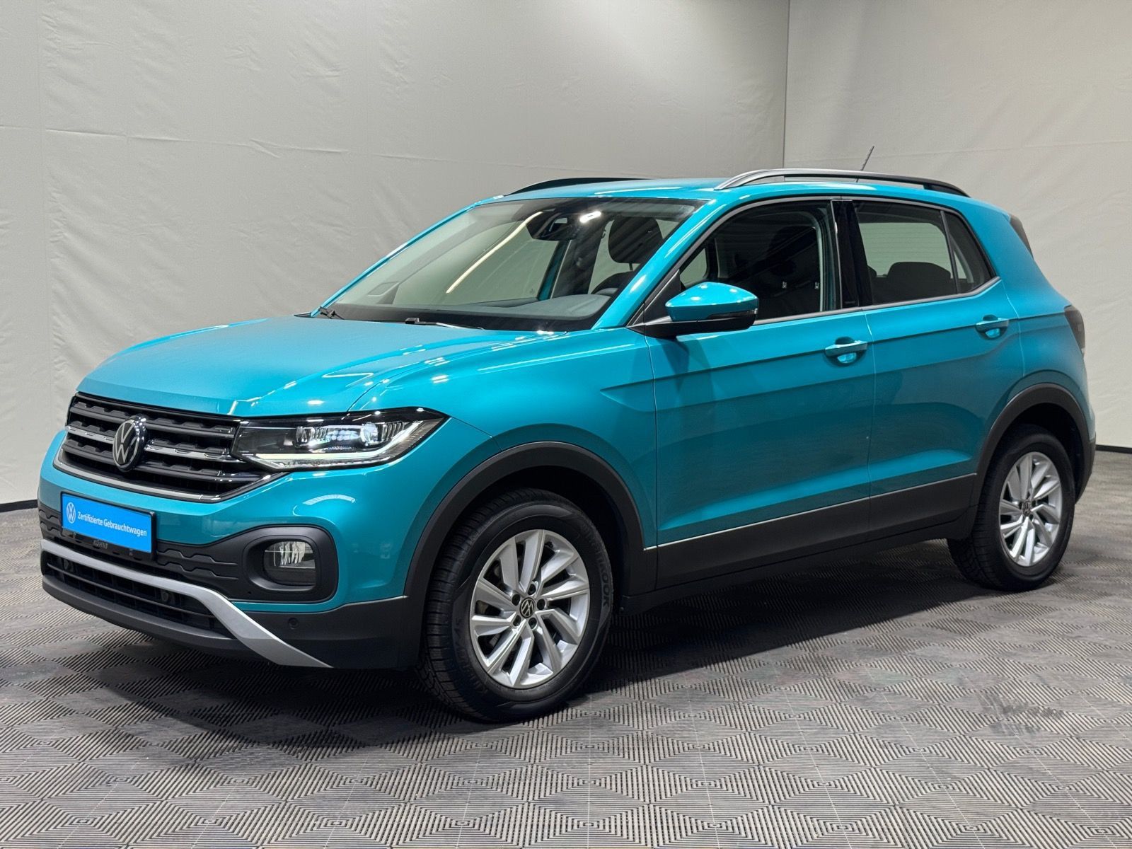 Volkswagen T-Cross Life 1.0 TSI - Samsaru's Car Outlet