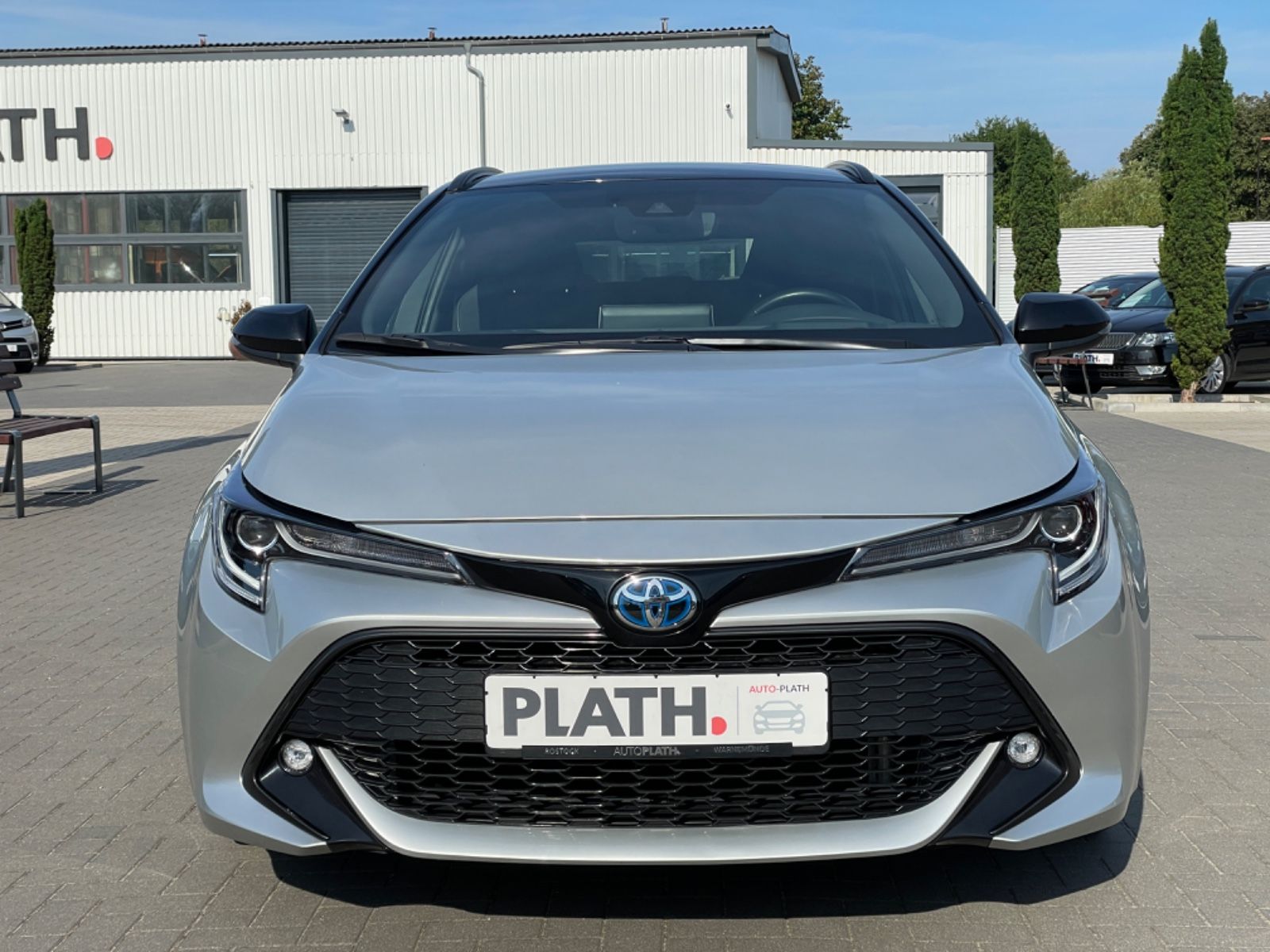 Toyota Corolla Touring Sports Hybrid - Samsaru's Car Outlet