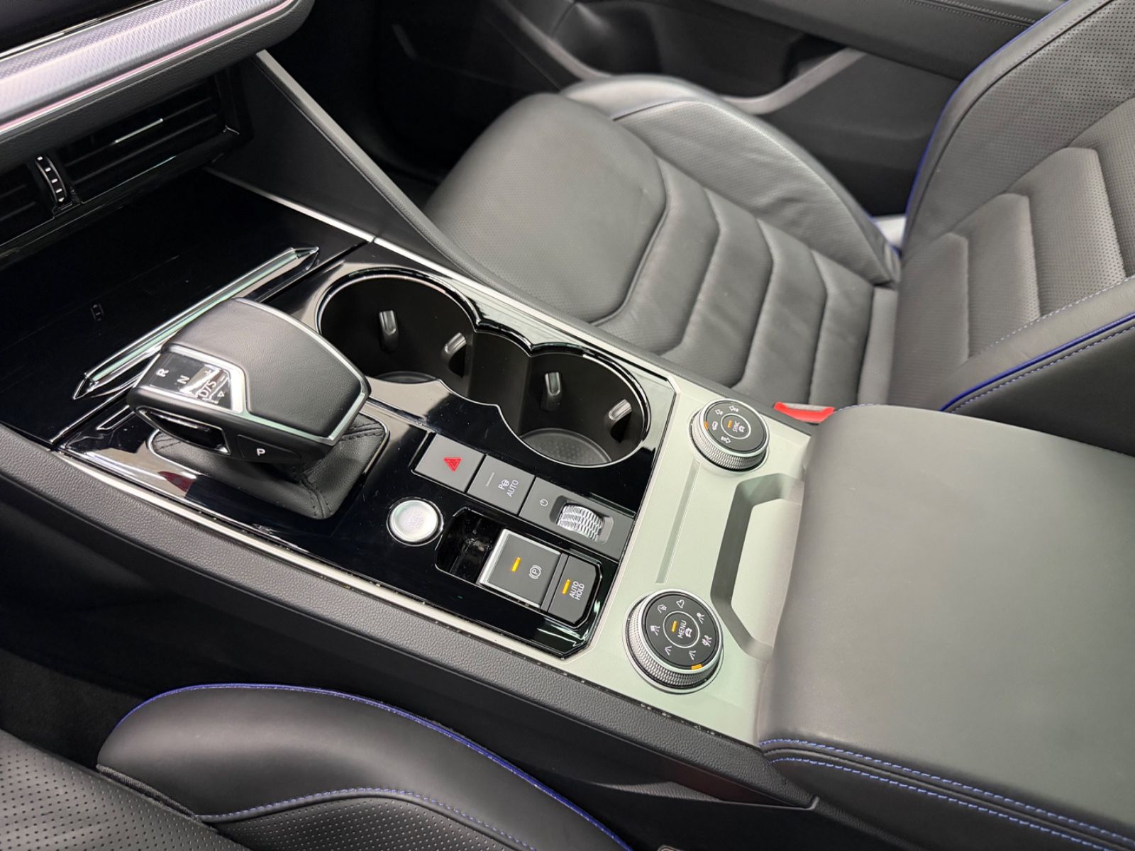 Volkswagen Touareg R 4Motion eHybrid+MATRIX+PANO+HEAD-UP+