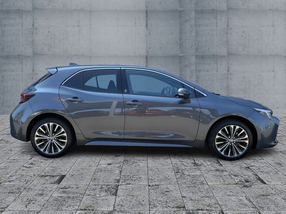 Toyota Corolla 1.8 Hybrid TEAM D LED+NAV+ACC+RFK+SHZ
