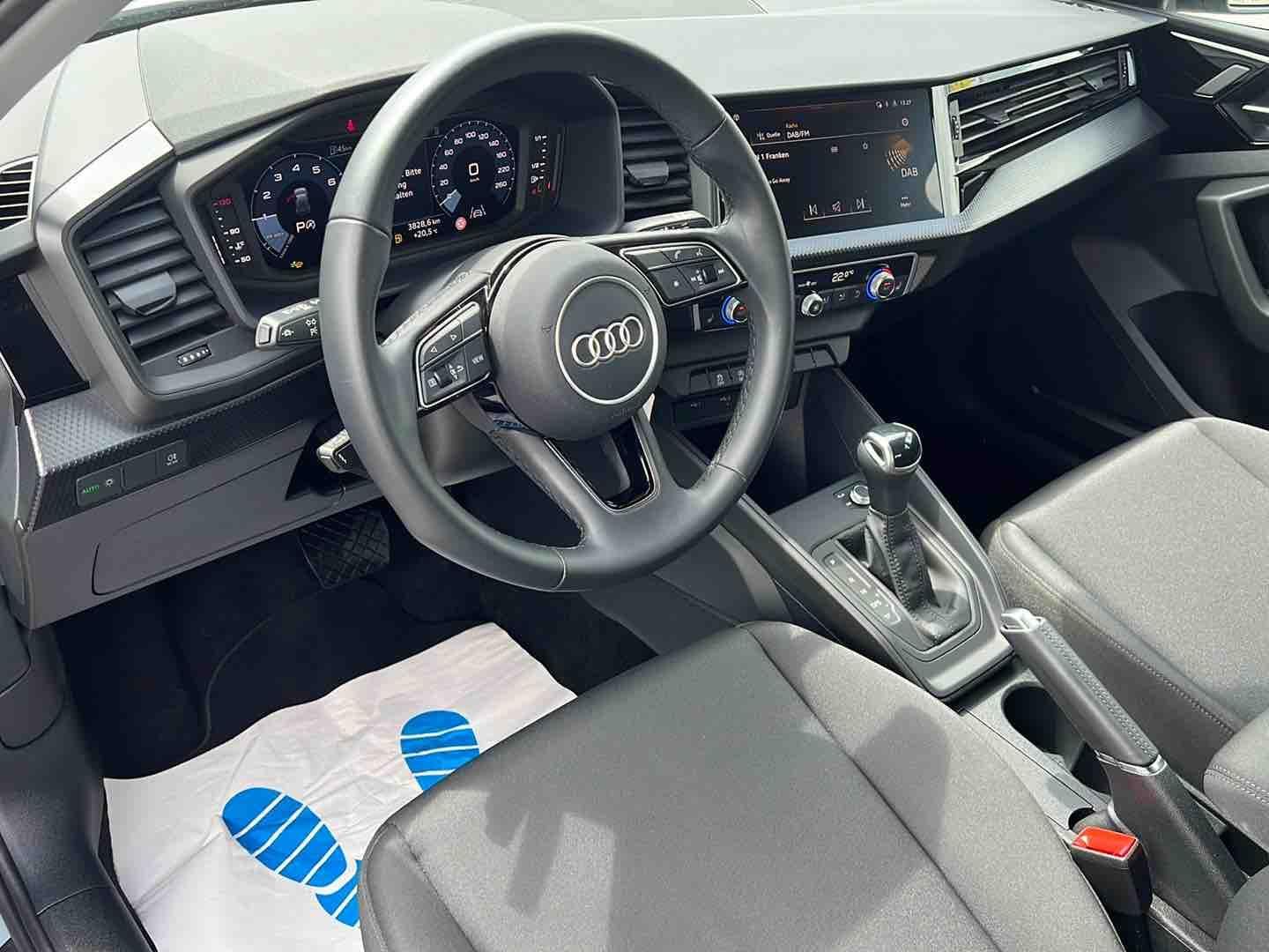 Audi A1 advanced Automatik *AppConnect, Kamera, PDC*