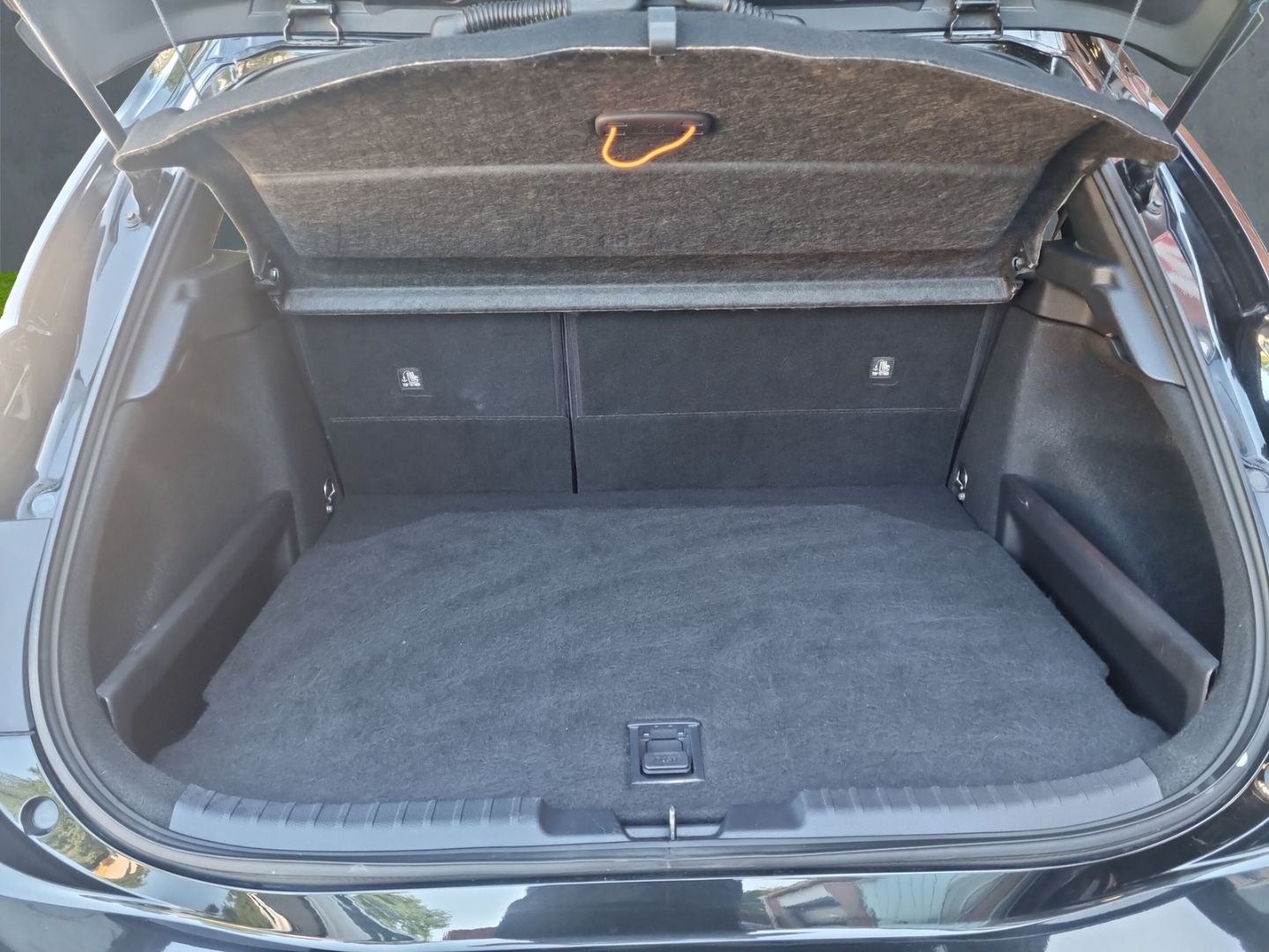 Toyota Corolla Hybrid Club 2.0 - Samsaru's Car Outlet
