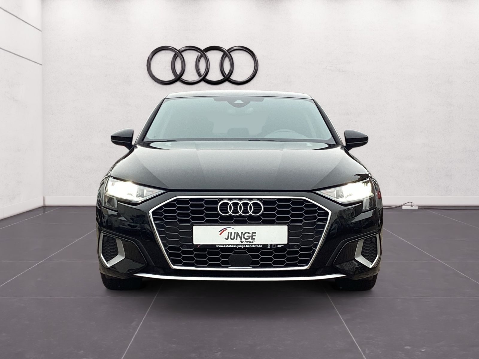 Audi A3 advanced 30 TFSI S tronic - Samsaru's Car Outlet