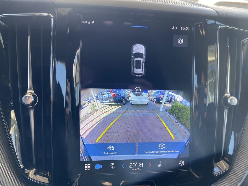 Volvo XC60 R Design Recharge Plug-In Hybrid AWD T8 Twi