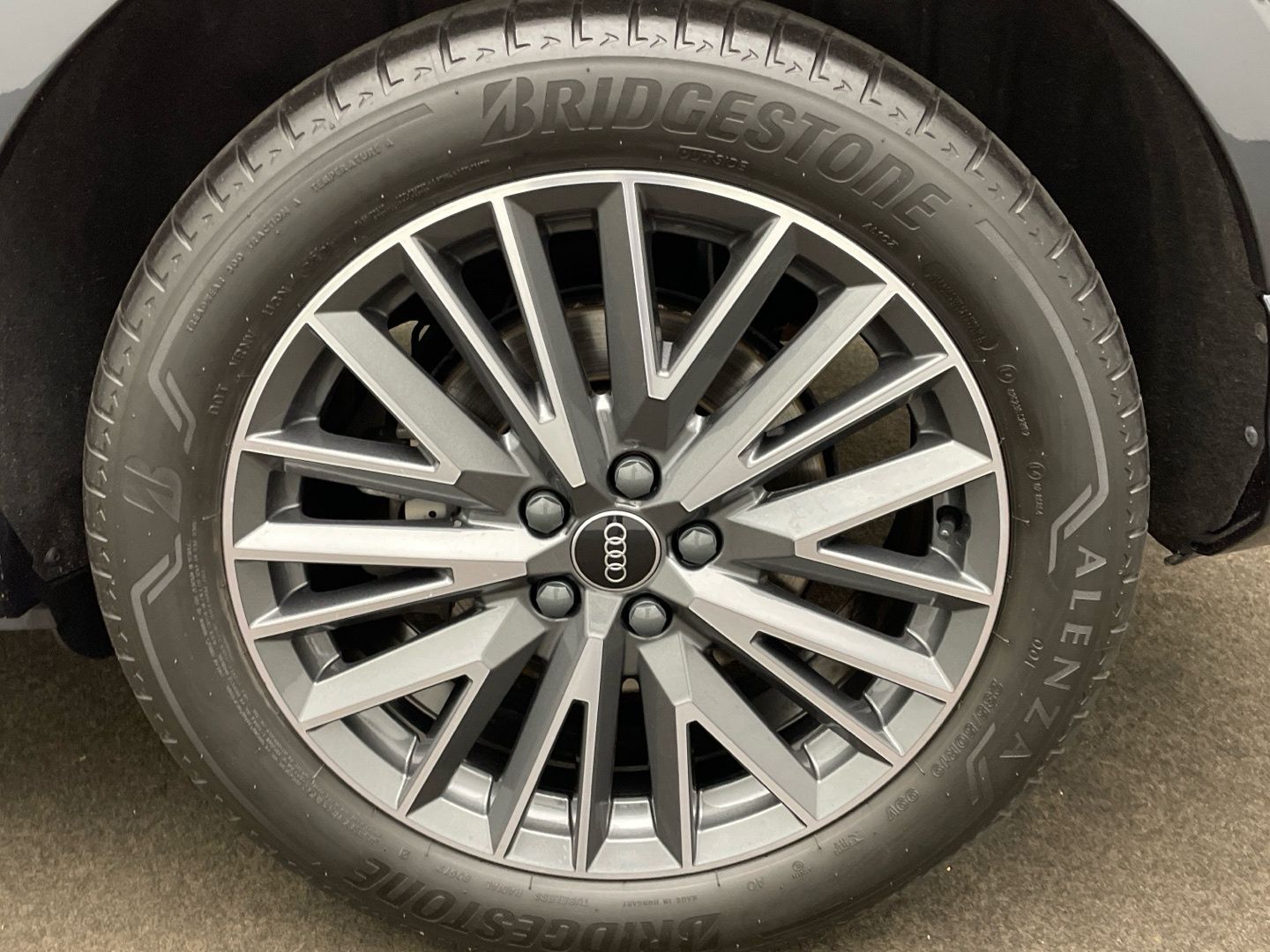 Audi Q3 advanced 40 TFSI quattro - Samsaru's Car Outlet