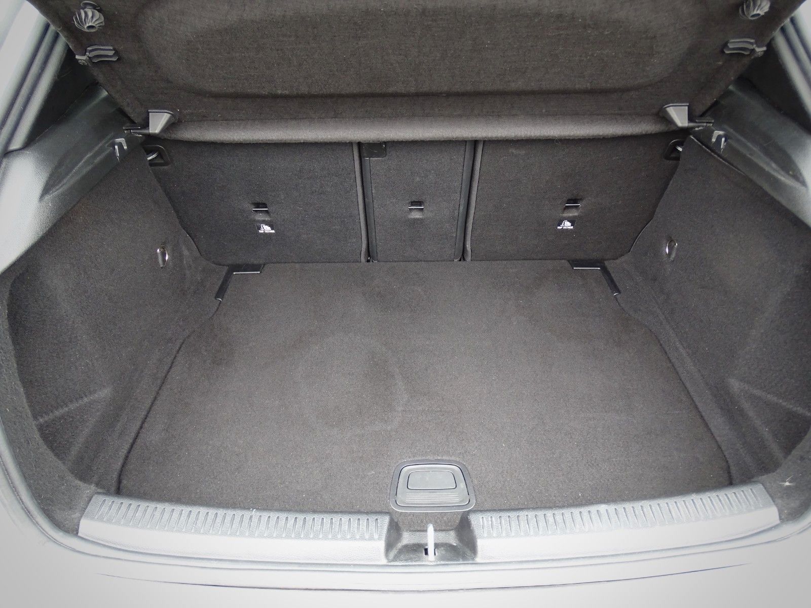 Mercedes-Benz A 180 BUSINESS LINE - Samsaru's Car Outlet
