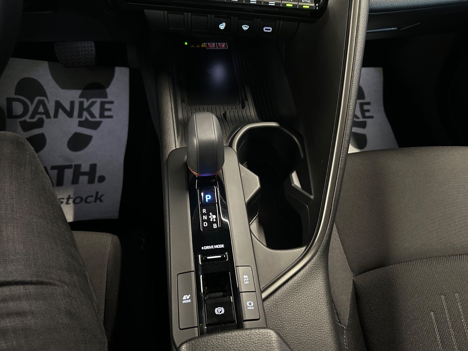 Toyota C-HR Hybrid FWD - Samsaru's Car Outlet