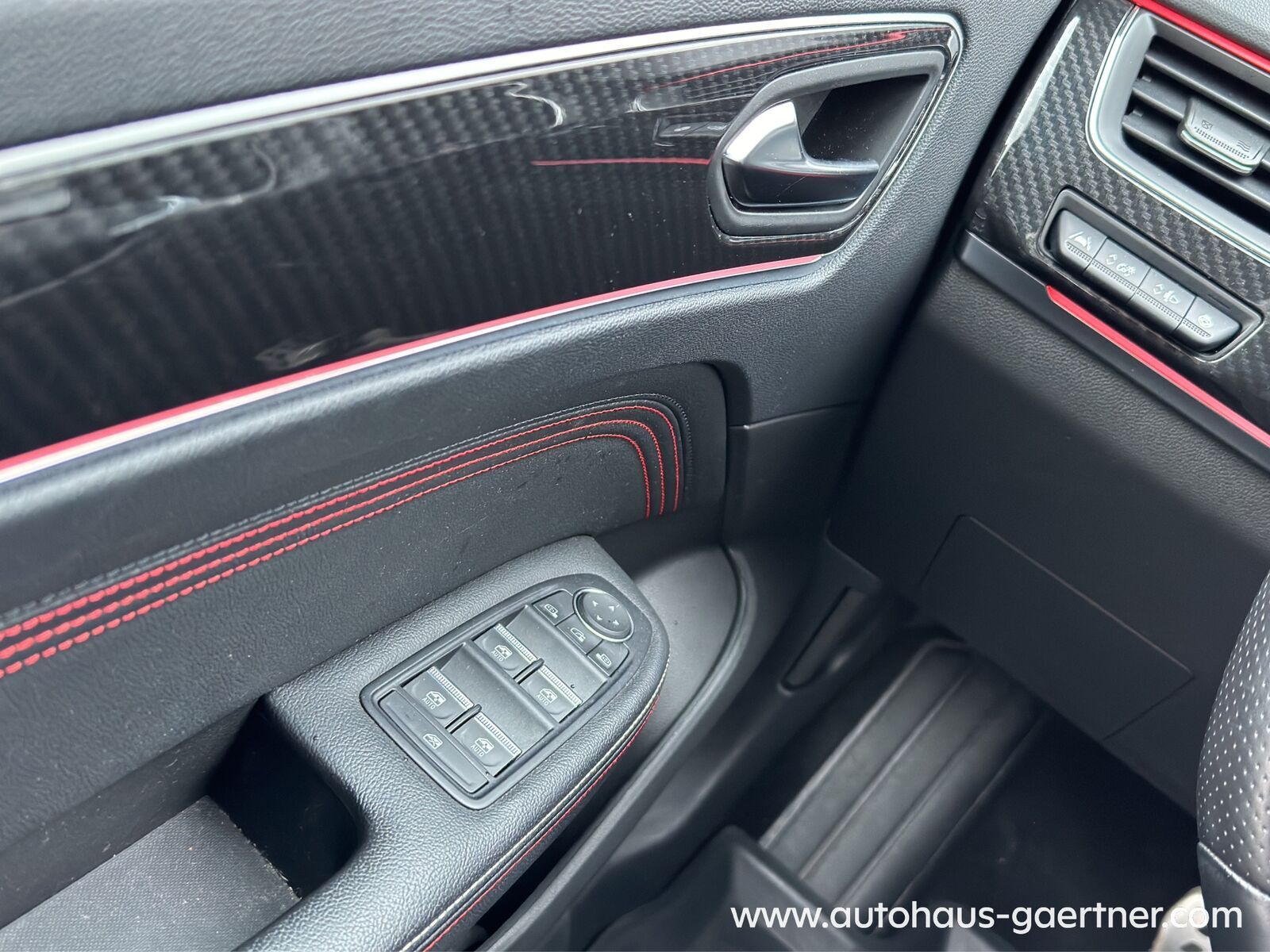 Renault Arkana R.S. Line E-TECH 145 - Samsaru's Car Outlet
