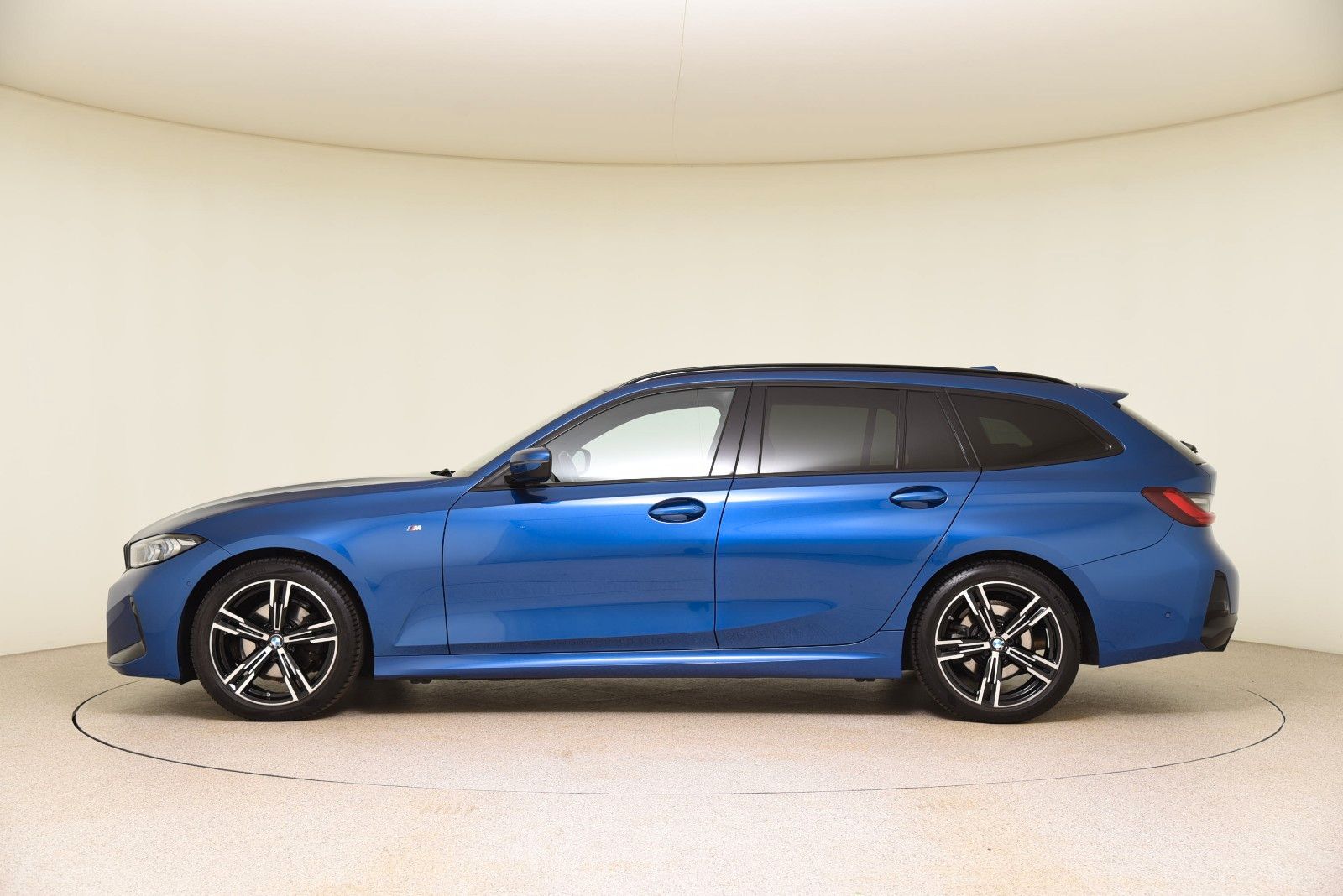 BMW 320d xDrive Touring M Sport - Samsaru's Car Outlet