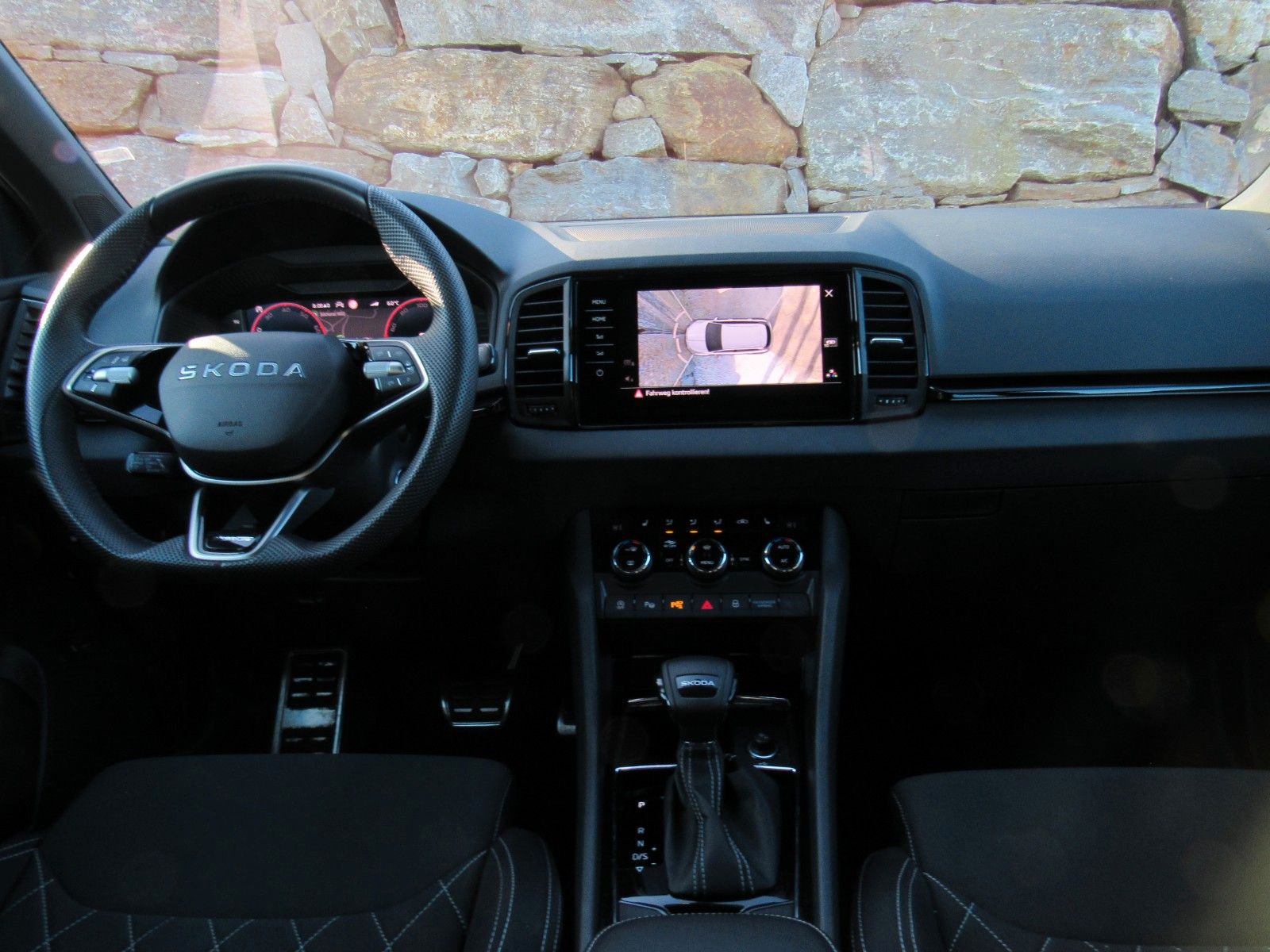 Skoda Karoq Sportline 1.5 TSI AHK 360° TRAVEL PANO