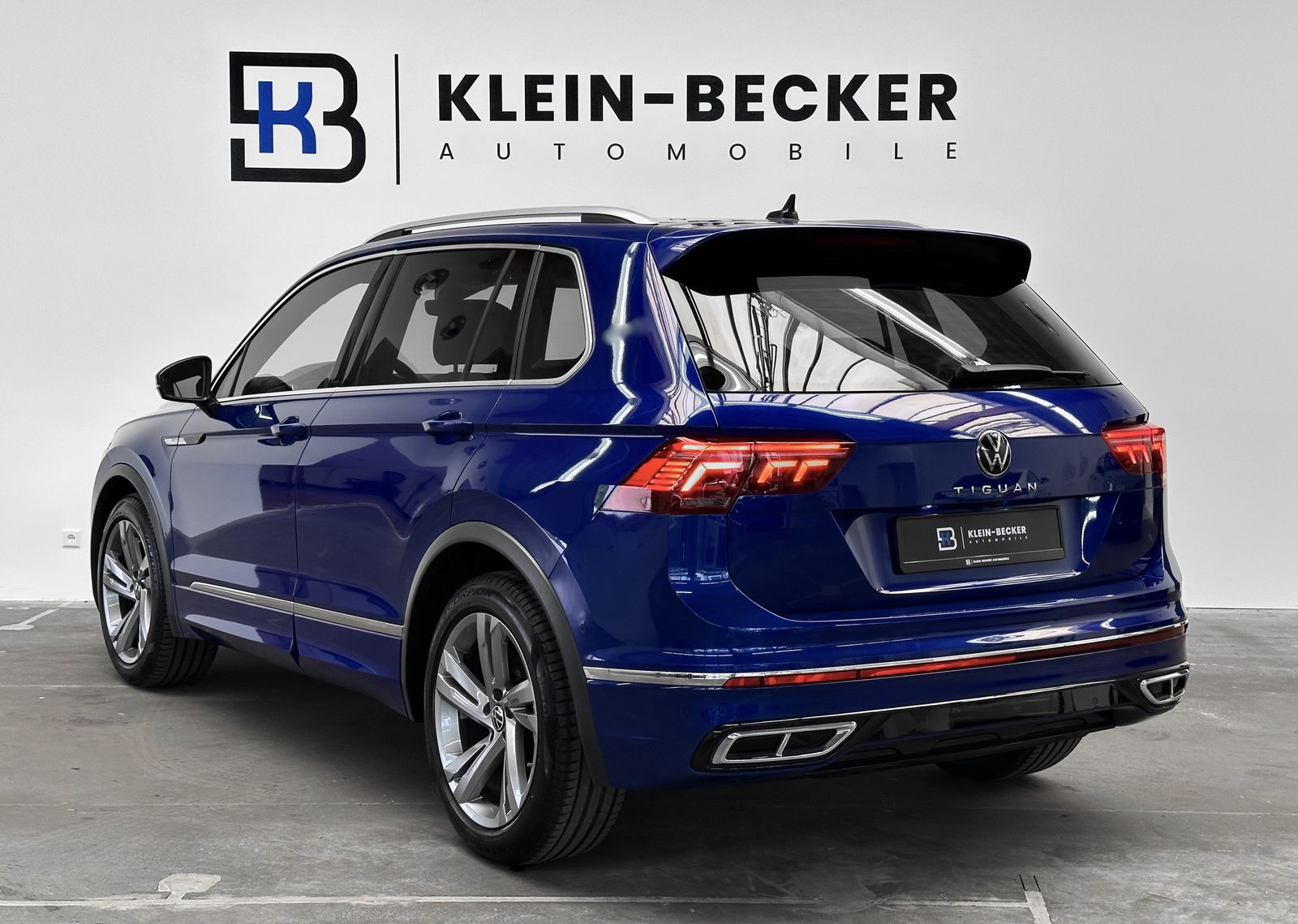 Volkswagen Tiguan R-Line - Samsaru's Car Outlet