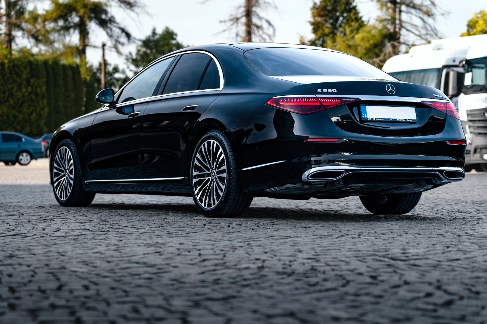 Mercedes-Benz S 580 4Matic - Samsaru's Car Outlet