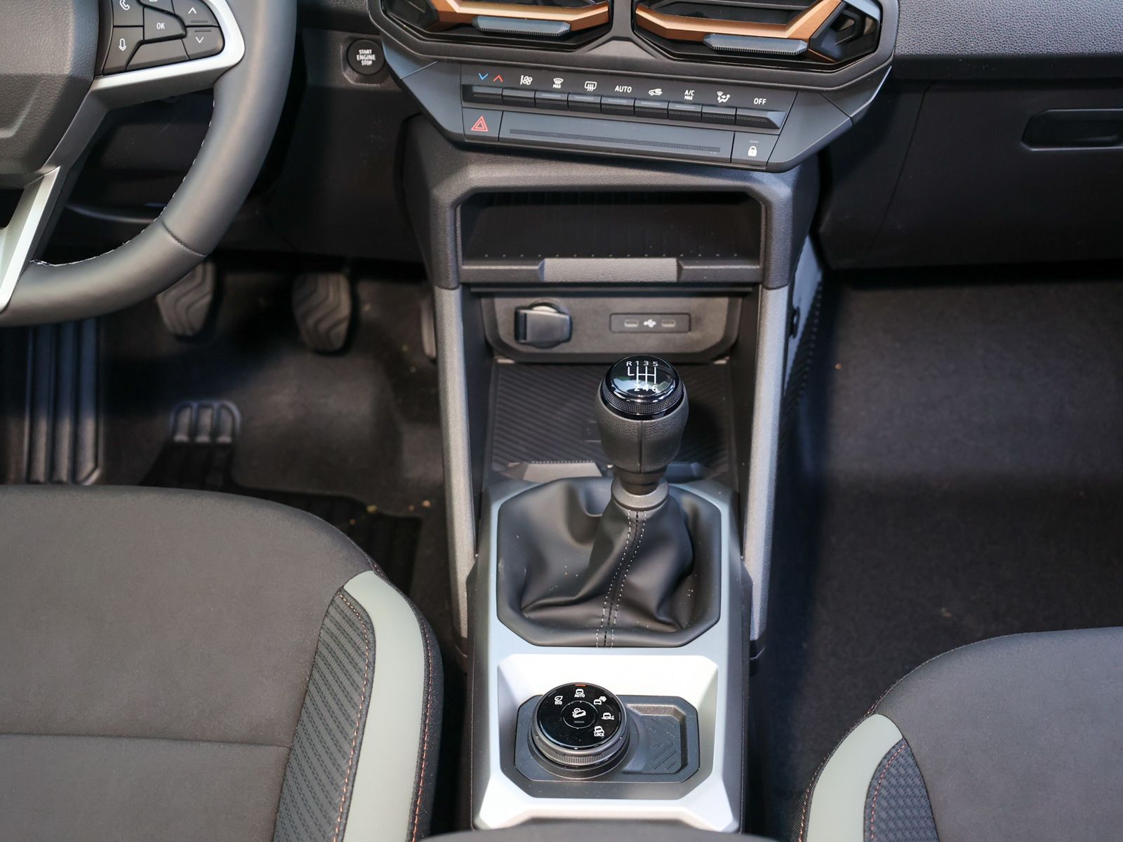 Dacia Duster FL24 Extreme TCe 130 4x4 - Samsaru's Car Outlet