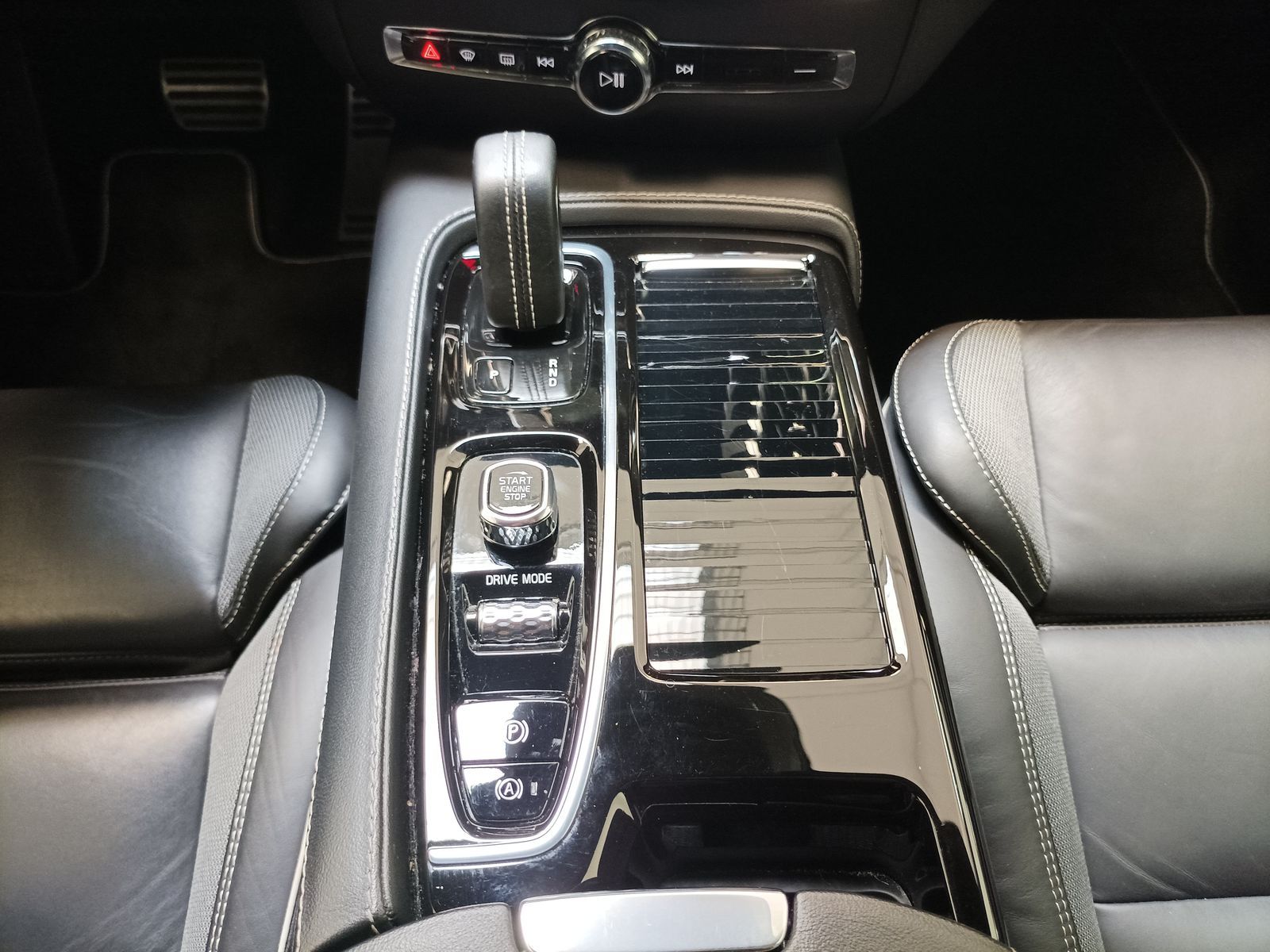 Volvo V 60 T6 Twin Engine AWD R Design|Navi|CAM|Xenium