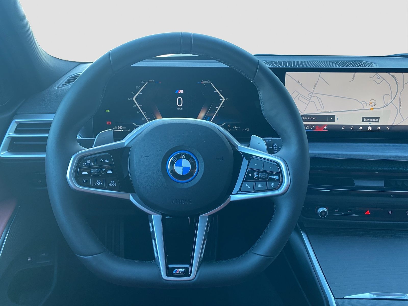 BMW 330e Touring xDrive ///M-Sport PRO ACC PanoSD 36