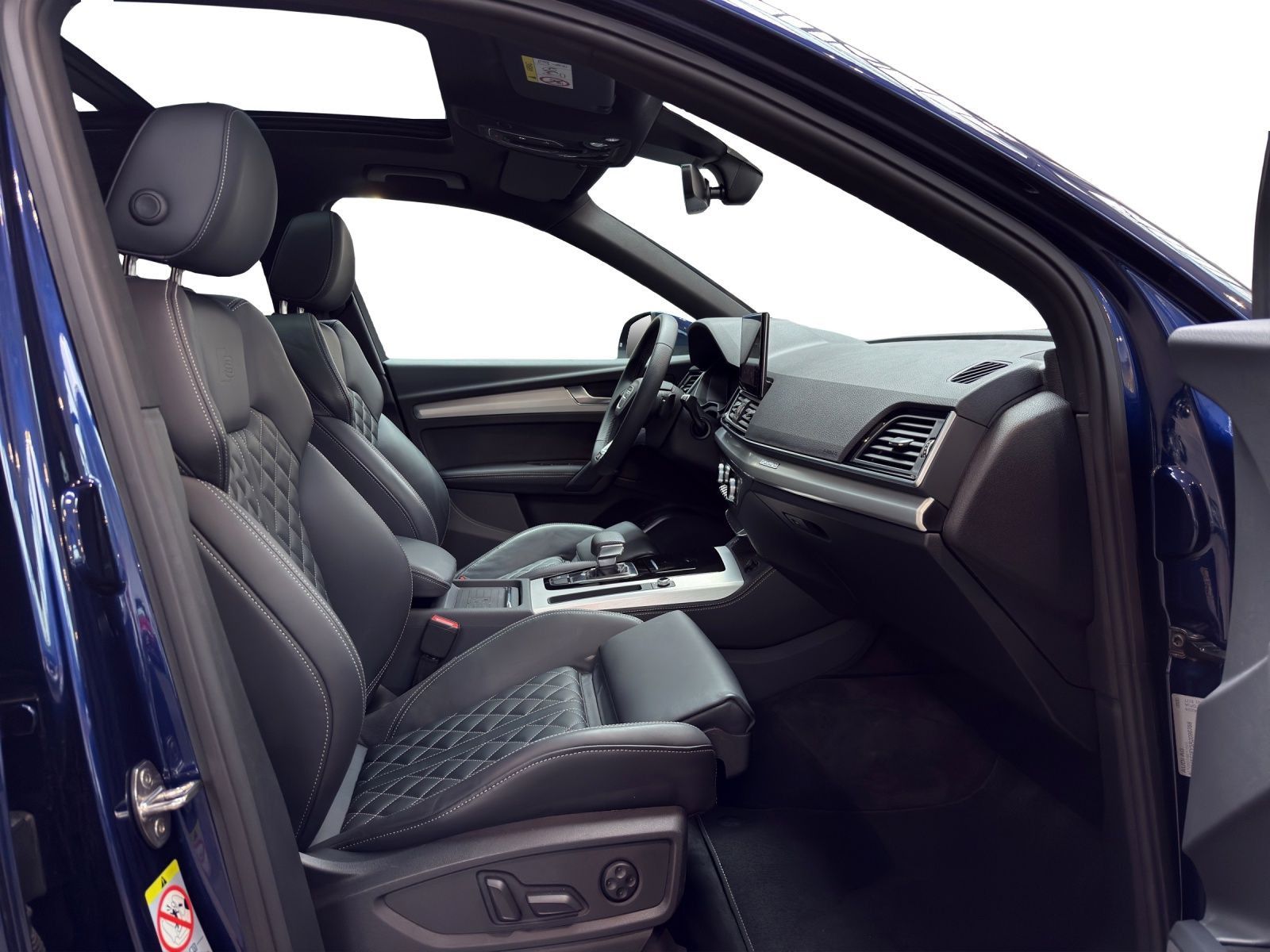 Audi Q5 45 TFSI Q S LINE - Samsaru's Car Outlet