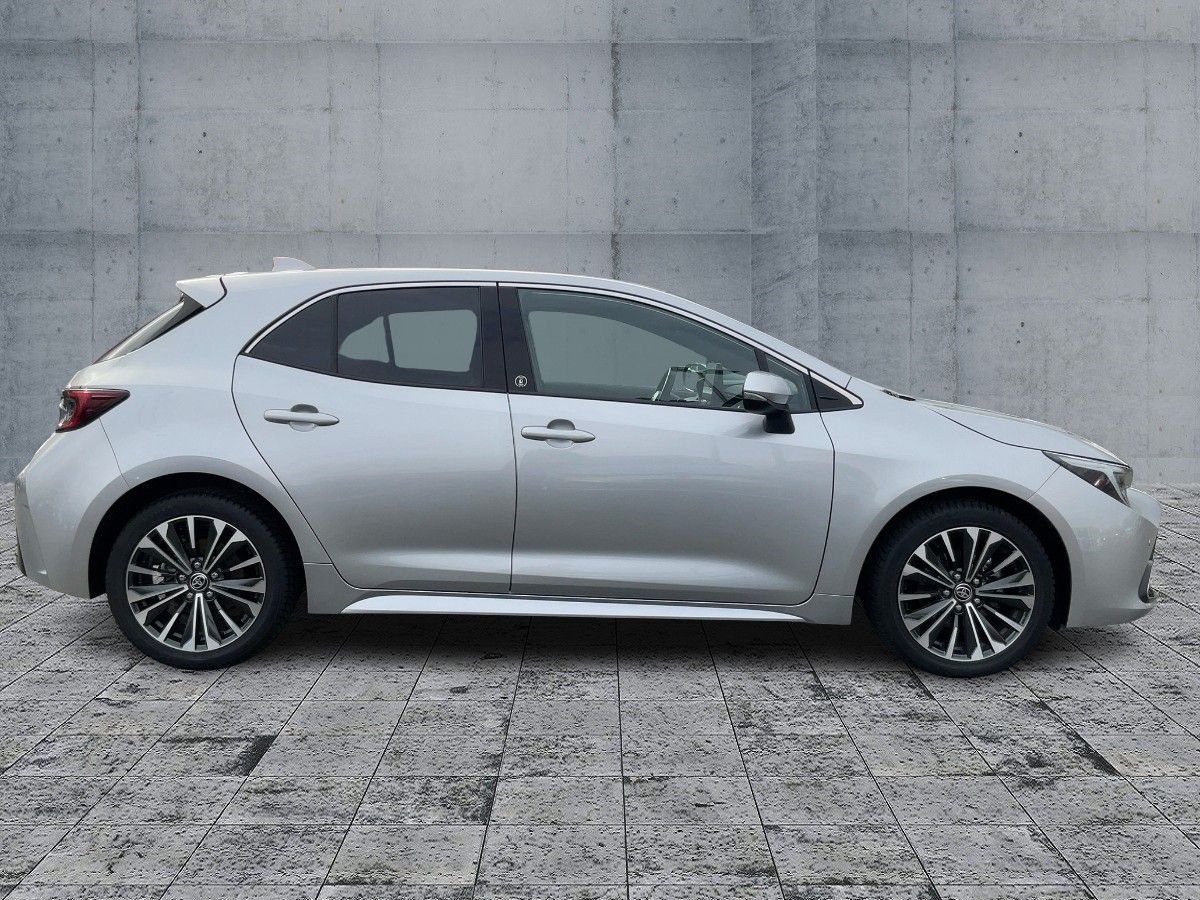 Toyota Corolla 1.8Hybrid TEAM D LED+NAV+ACC+SHZ+RFK+MFL