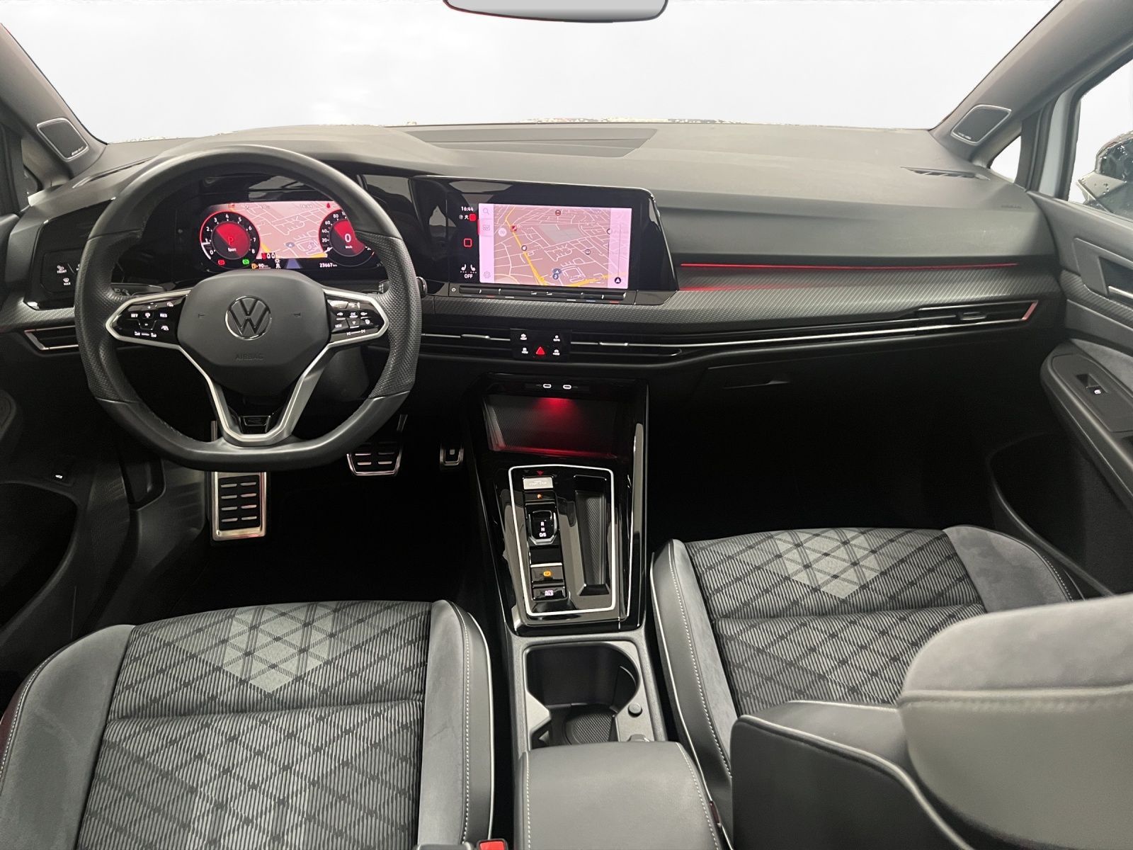Volkswagen Golf VIII Variant 2.0 TSI 4M R-Line AHK Pano LM