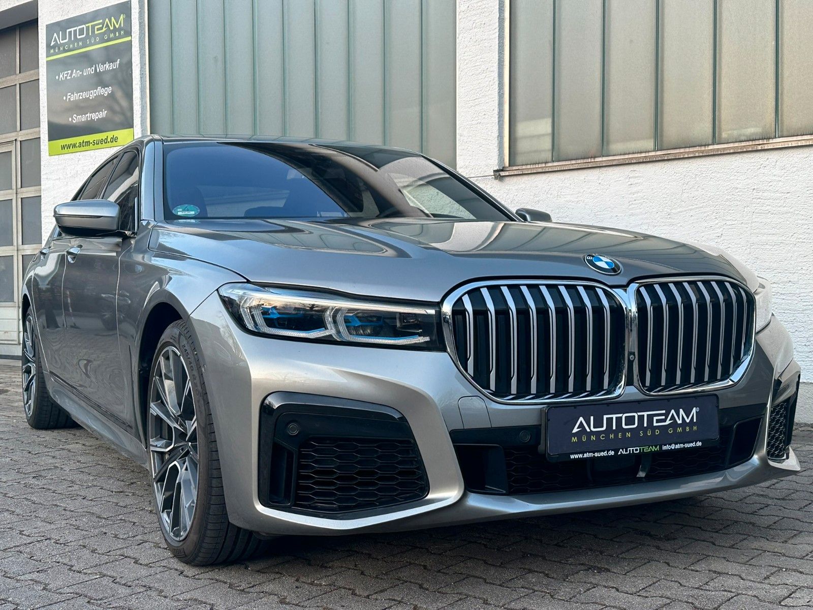 BMW 750i xDrive*M Sport*20 Zoll*Massage*Std Hzg*H/K*