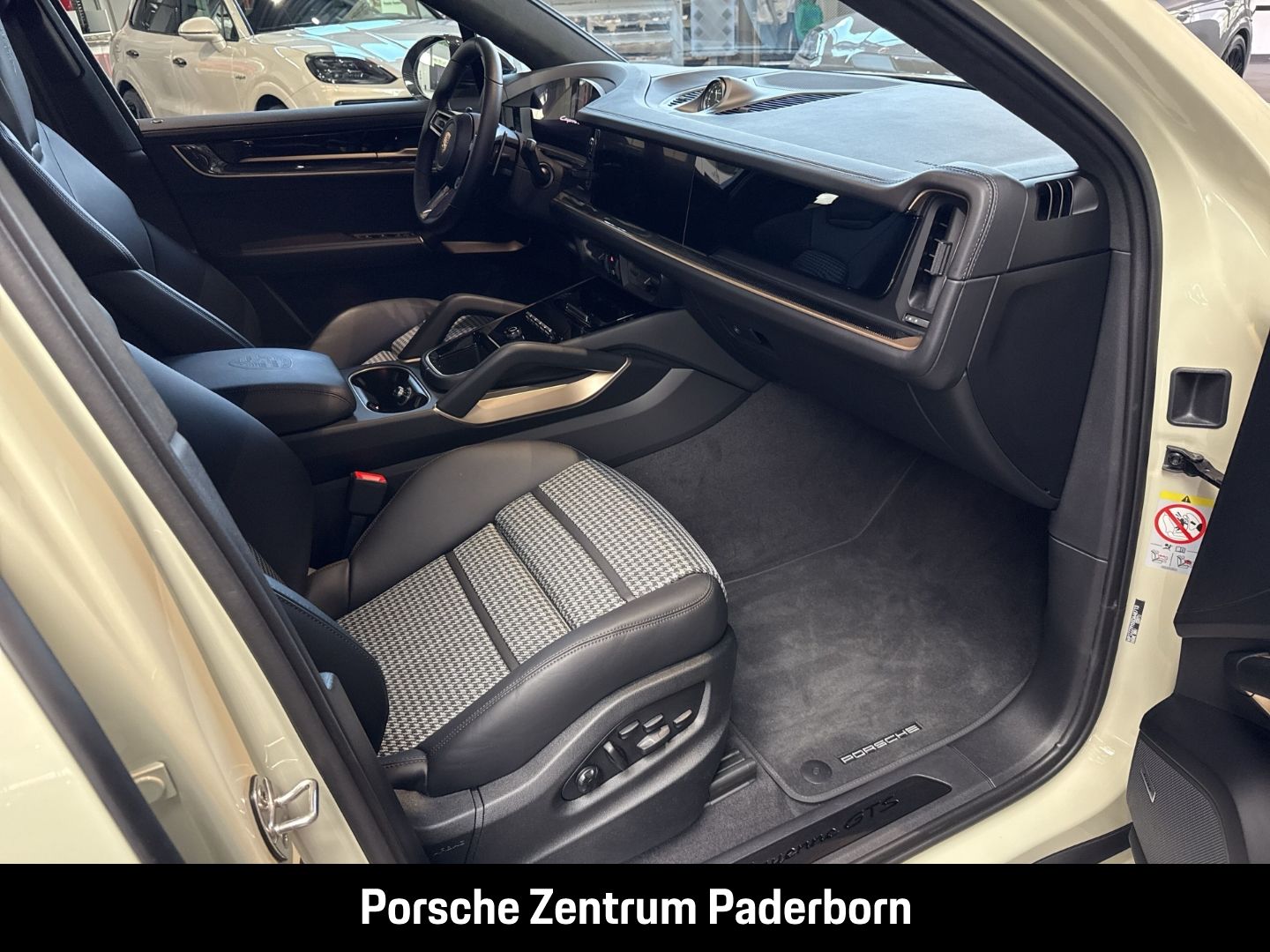 Porsche Cayenne GTS Coupe PTS Leichtbau-Carbon-Paket