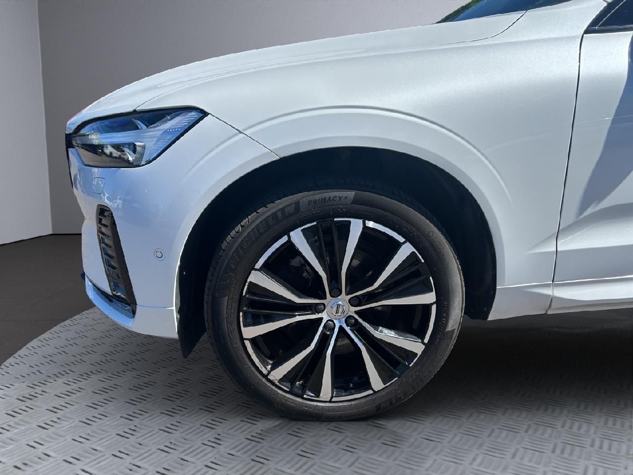 Volvo XC60 Ultimate Dark AWD * AHK * 360 Grad Kamera