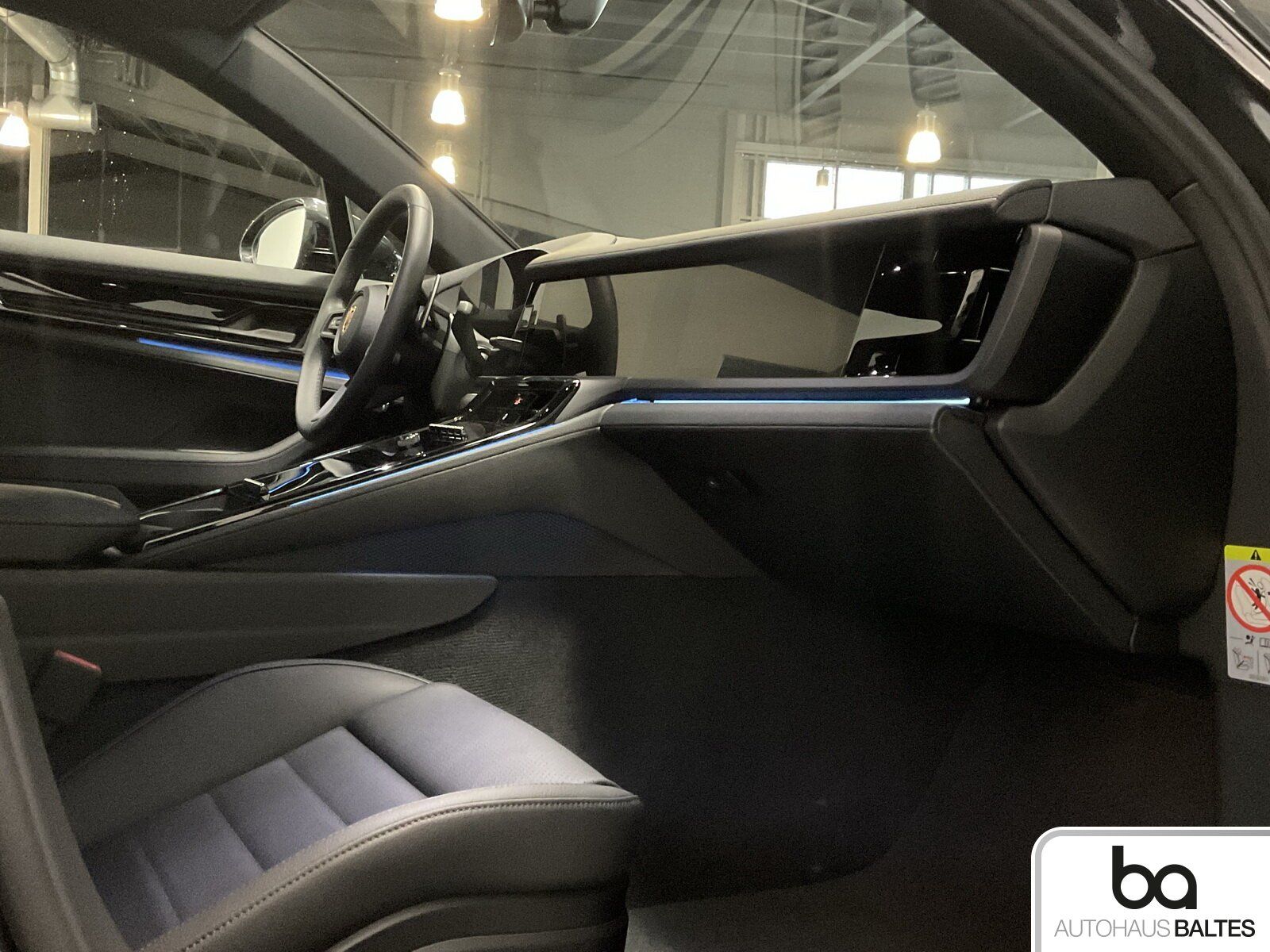Porsche Panamera 4 Pano/Luft/Inno/4+1/Spur/BeiDis/AHK