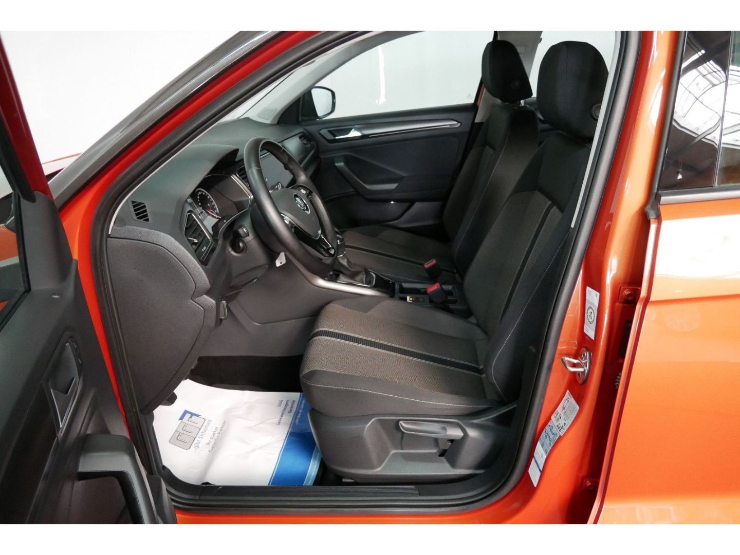 Volkswagen T-Roc Style TSI - Samsaru's Car Outlet