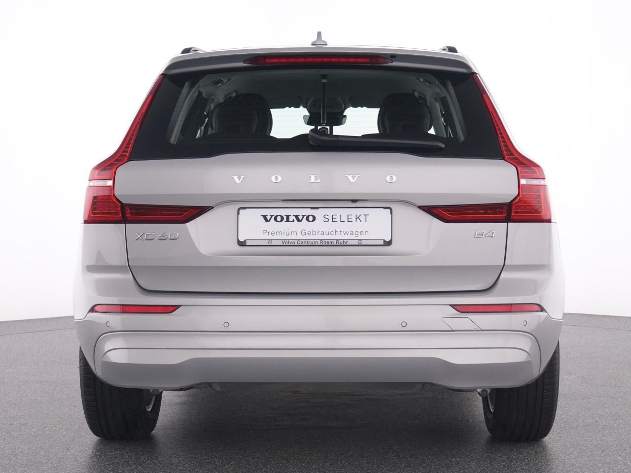 Volvo XC60 B4 Core - Samsaru's Car Outlet