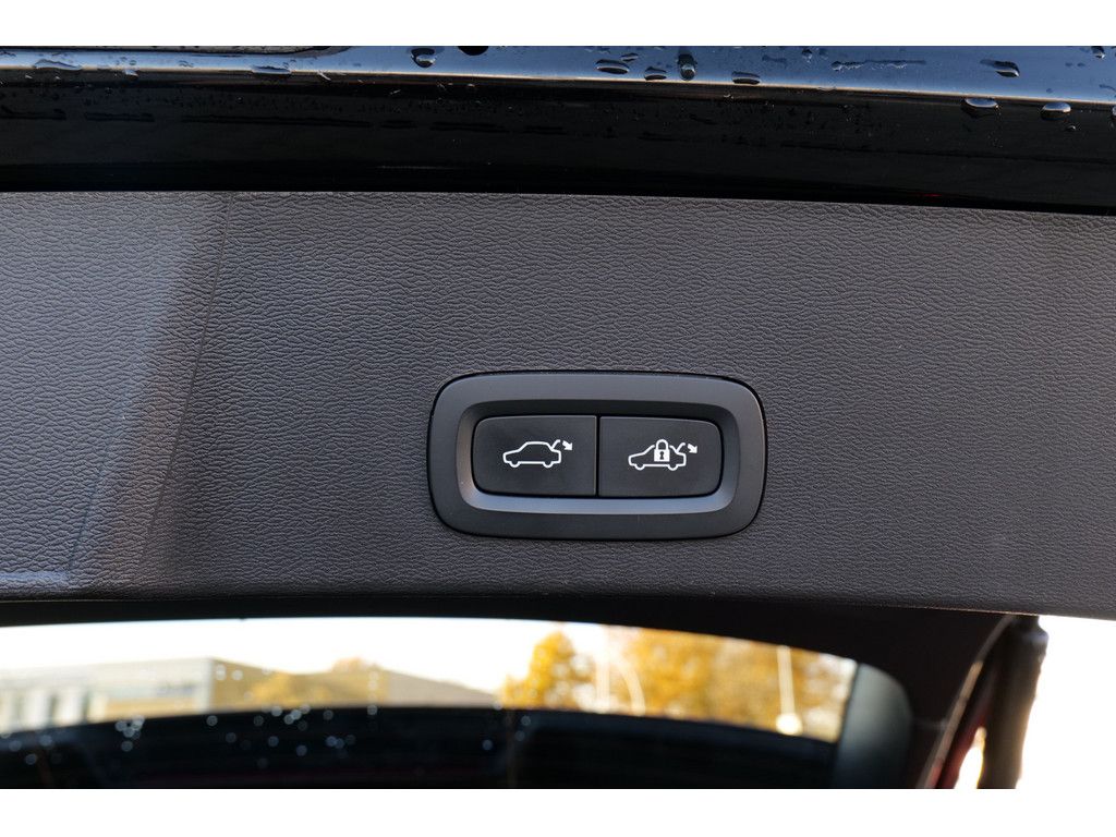 Volvo XC40 Plus Recharge Pure Electric 2WD