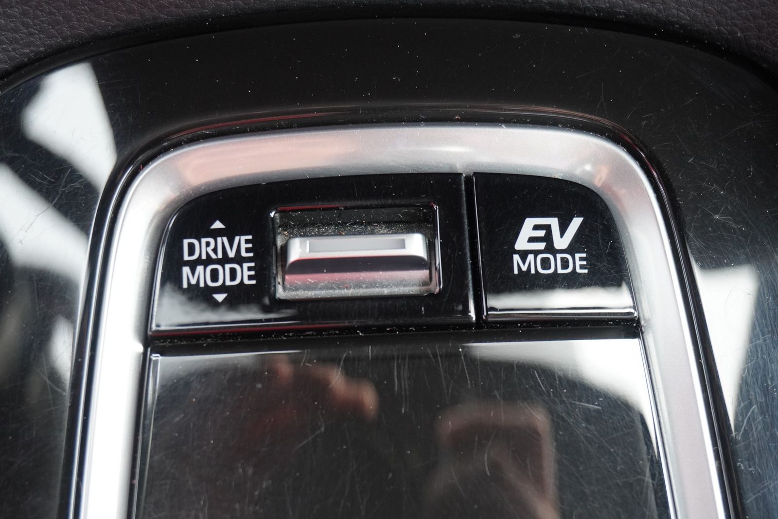 Toyota Corolla 2.0 Hybrid Lounge - Samsaru's Car Outlet