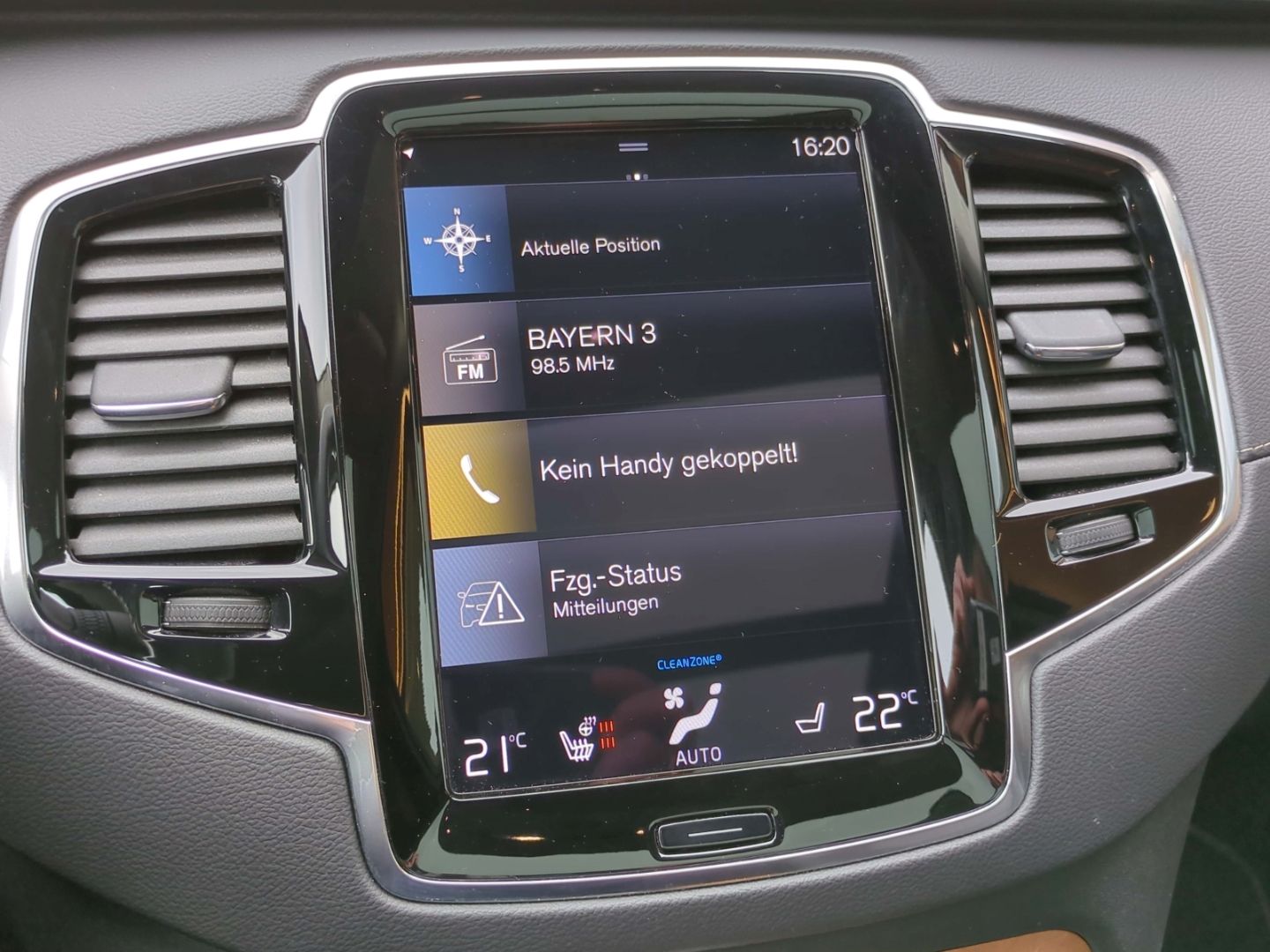 Volvo XC90 Plus Bright Recharge Plug-In Hybrid AWD T8