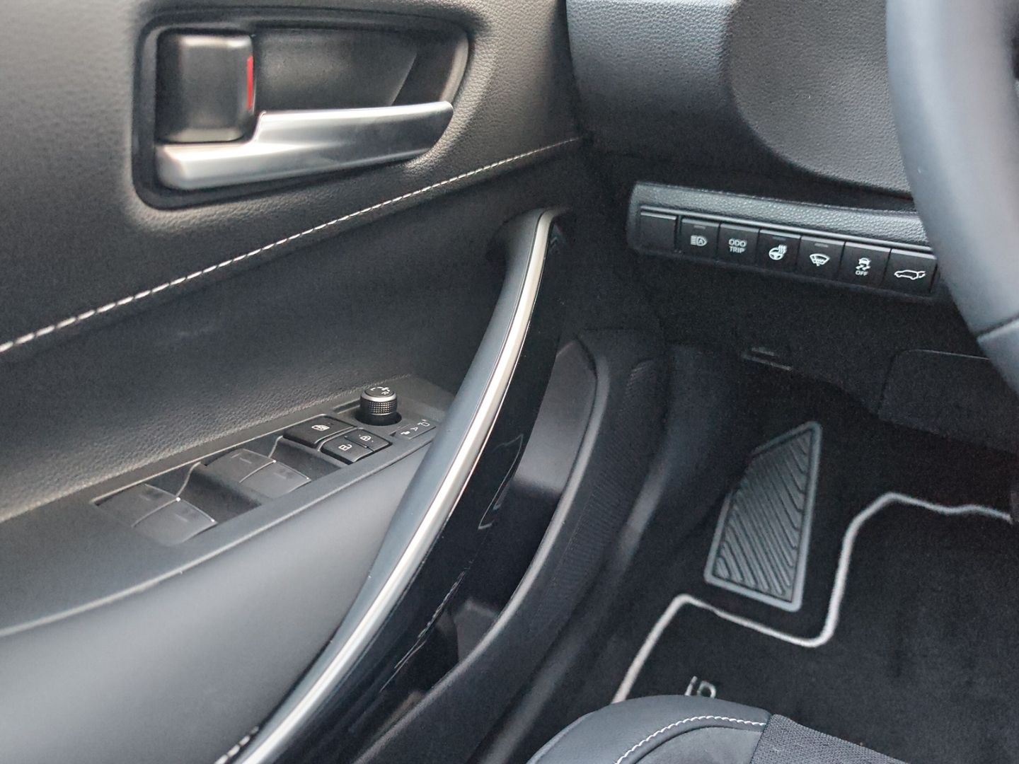 Toyota Corolla Touring Sports 2.0 Hybrid Lounge +Matrix