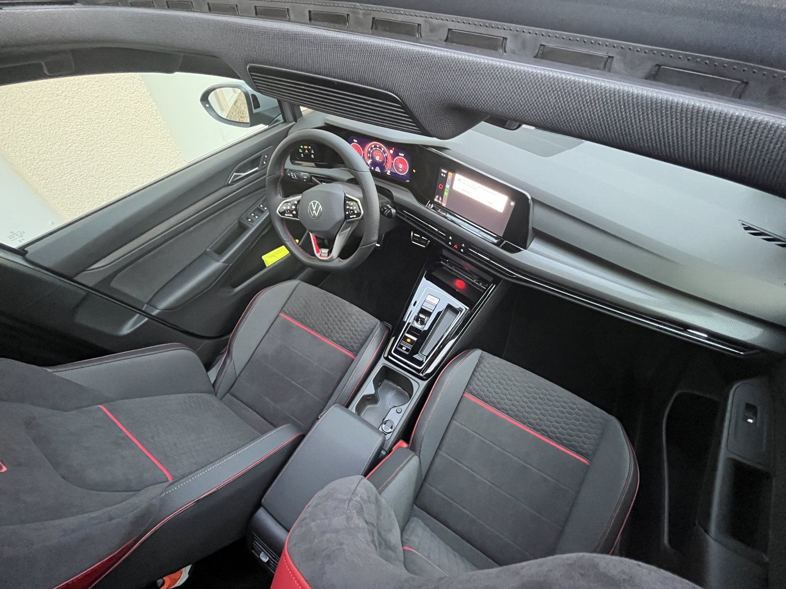 Volkswagen Golf 8 VIII GTI Clubsport - Samsaru's Car Outlet