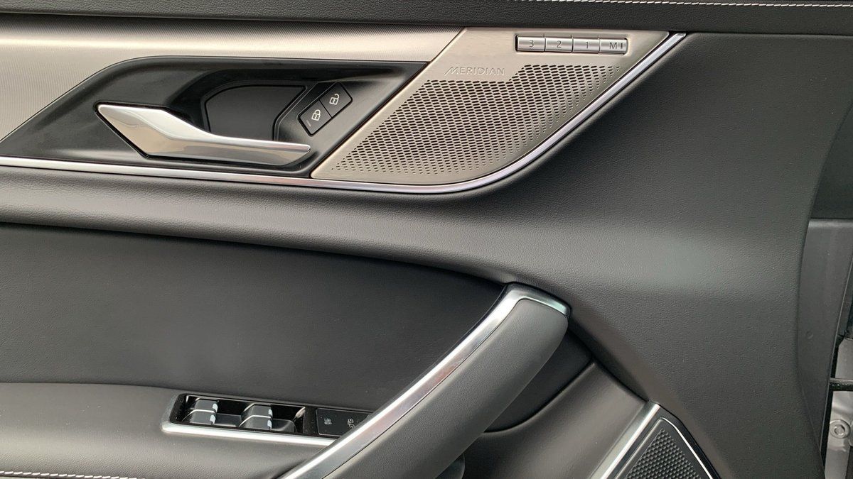 Jaguar XF D200 R-DYNAMIC HSE ACC+DAB+SHZG+LED+LMF+NAV